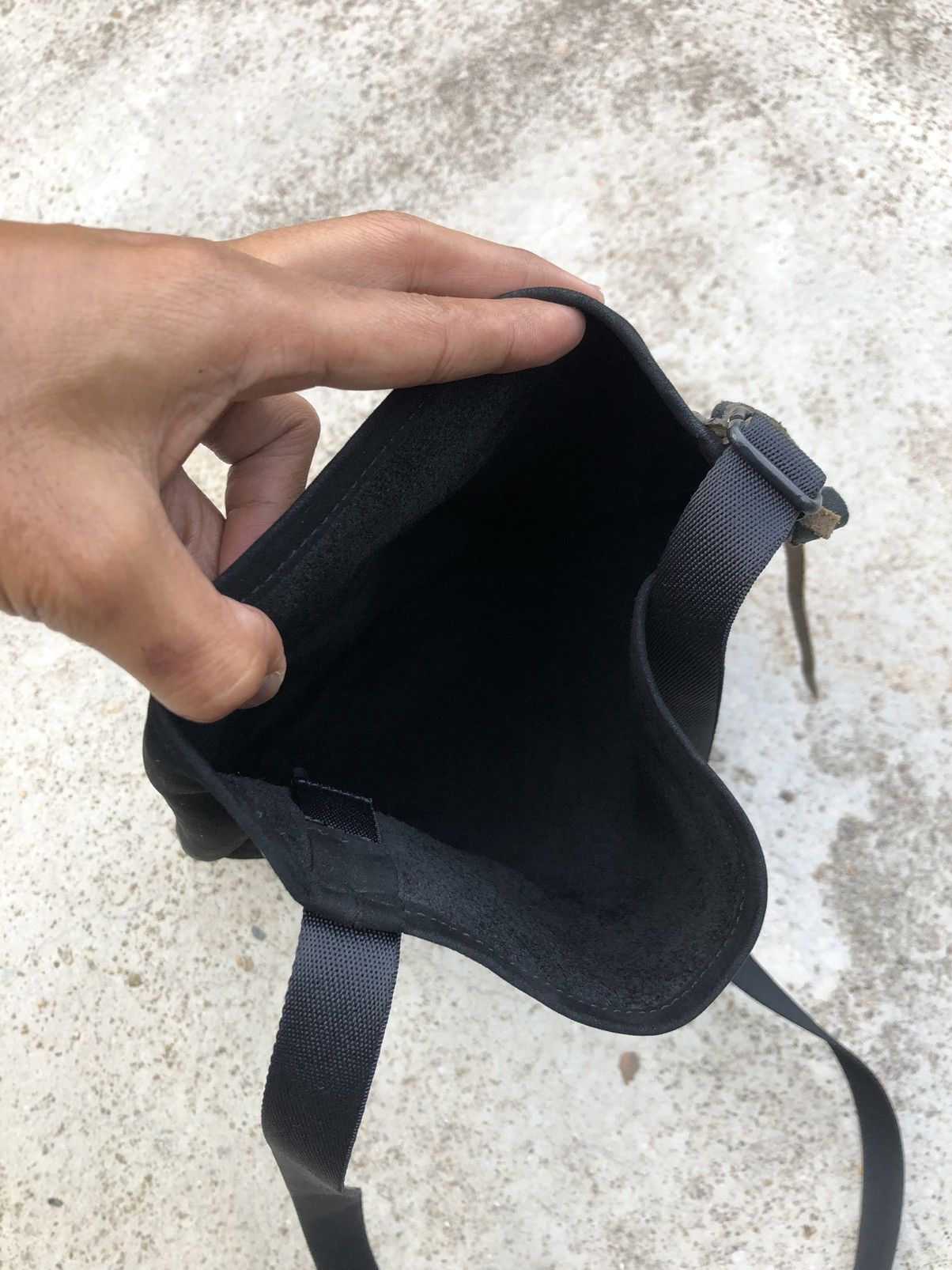 Handmade × Leather LEATHER SLINGBAG Size ONE SIZE - 4 Thumbnail