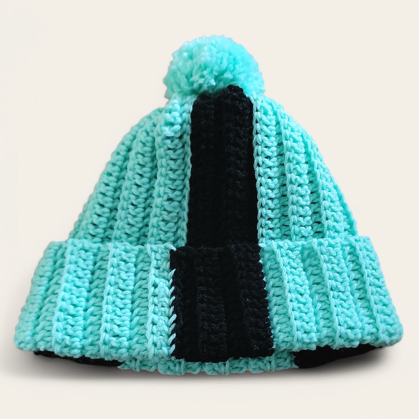 Handmade Handcrafted crocheted green and black winter beanie. Size ONE SIZE - 3 Thumbnail