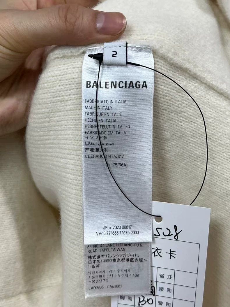 Balenciaga Balenciaga Sleeve-label cardigan Size M / US 6-8 / IT 42-44 - 4 Thumbnail