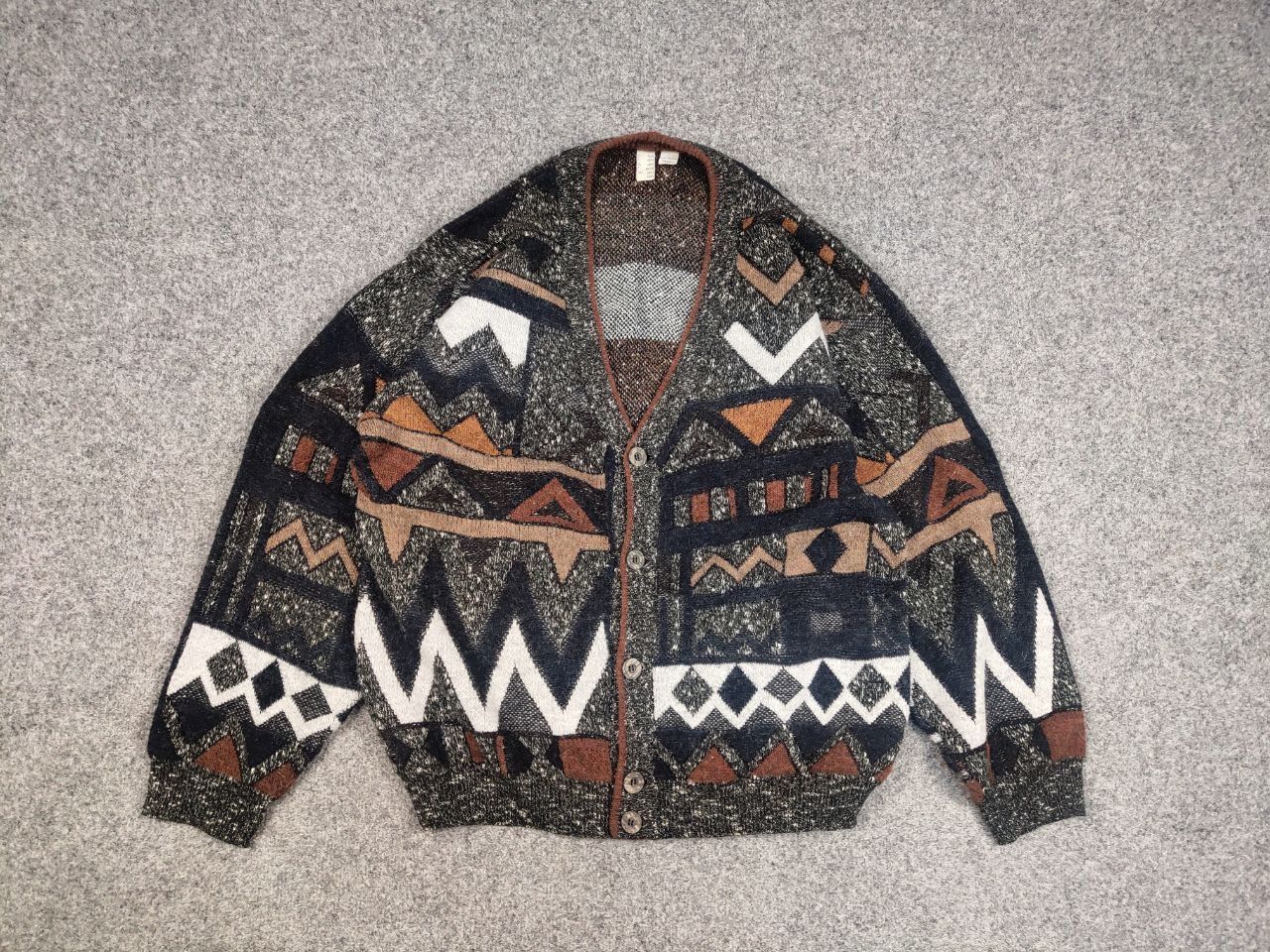 Japanese Brand Vintage 90's Japanese Style Knit Art Gray Pattern Cardigan Size US L / EU 52-54 / 3 - 13 Thumbnail