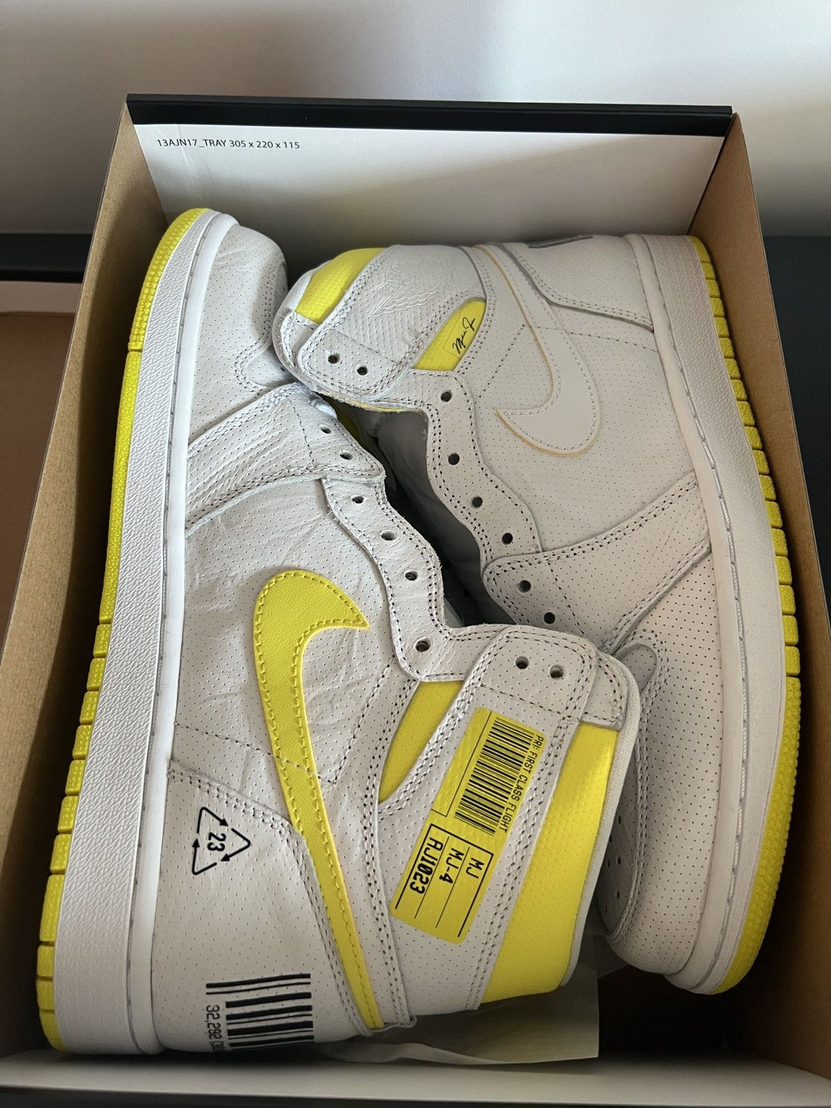 Jordan Brand × Nike Jordan 1 Retro High (first class flight) Size US 9.5 / EU 42-43 - 3 Thumbnail