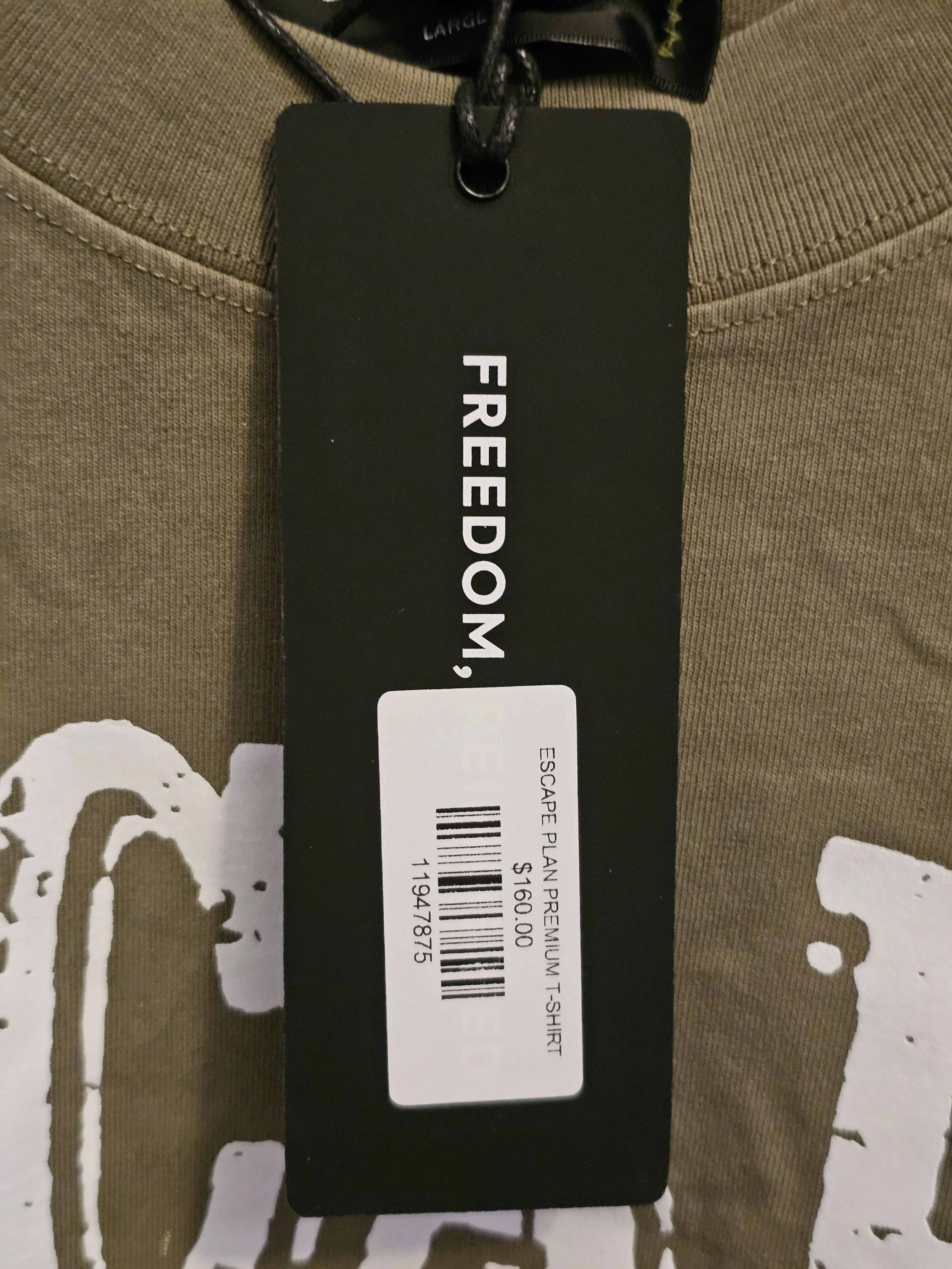 Other Escape Plan Mens short sleeve t-shirt Size US L / EU 52-54 / 3 - 7 Thumbnail