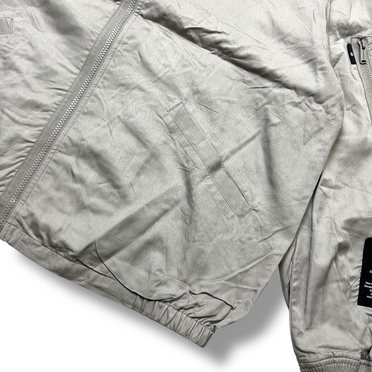 Undercover RARE Archive Japan 🖤 GU × UNDERCOVER Skull Bomber Jacket Size US L / EU 52-54 / 3 - 6 Thumbnail