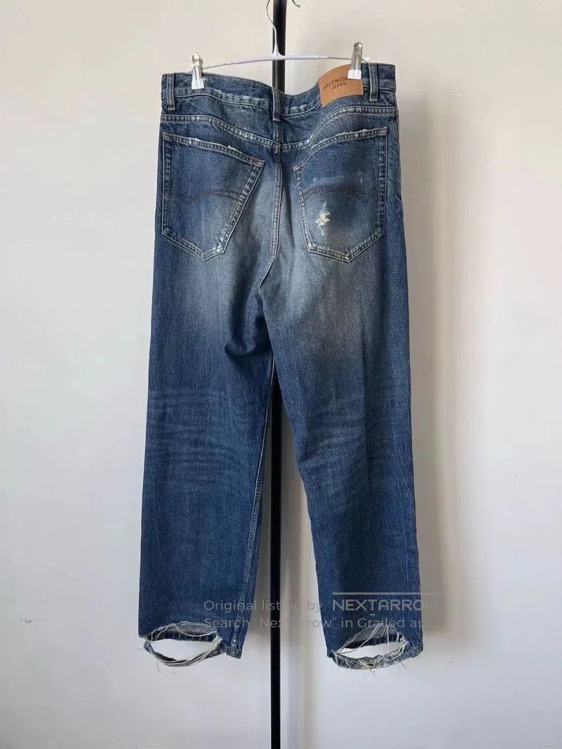 Balenciaga Balenciaga Distressed Baggy Denim Jeans. Size US 29 - 2 Thumbnail