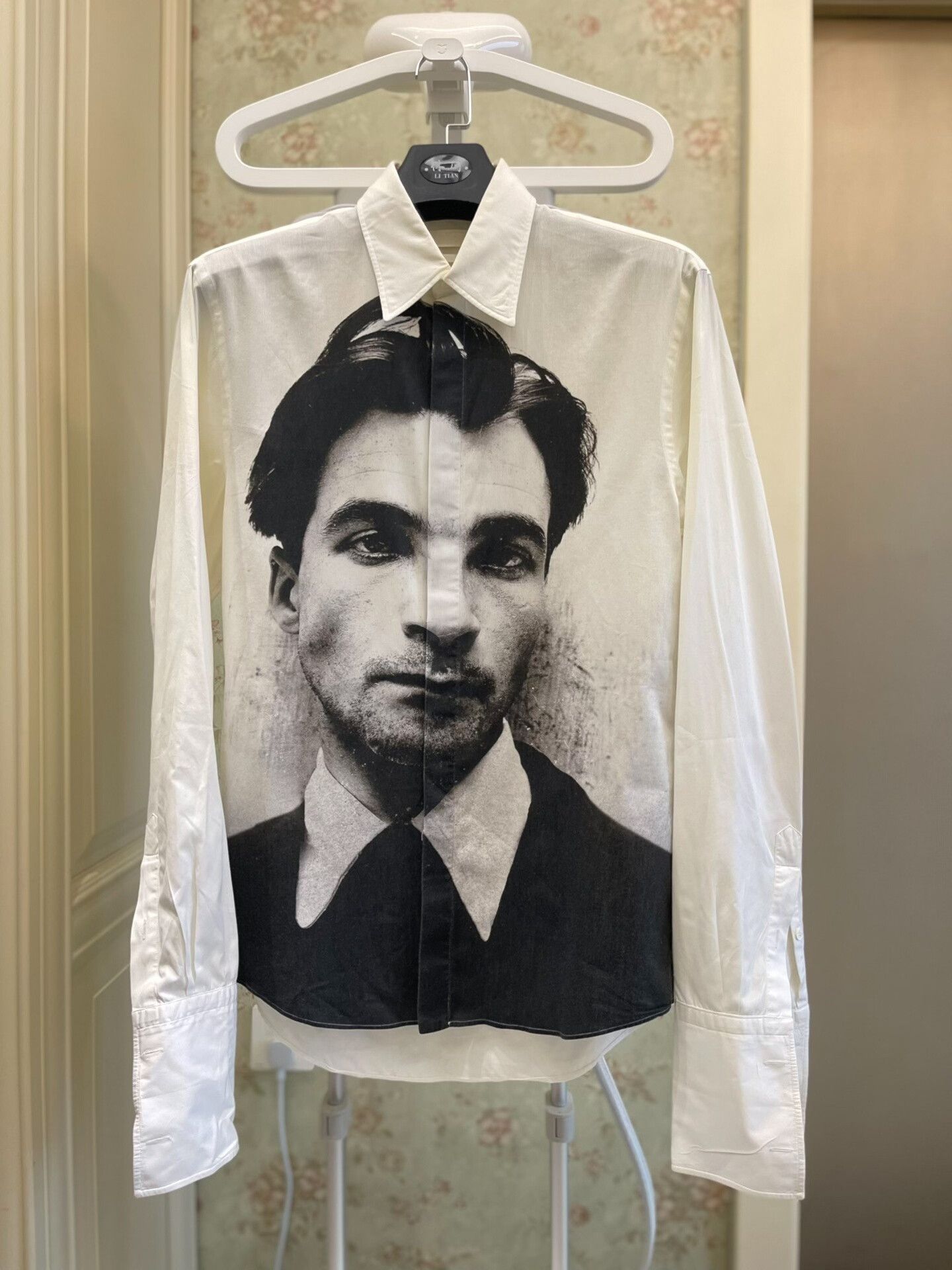 Alexander McQueen Alexander McQueen 2014 White Long Sleeve Shirt Size US XL / EU 56 / 4 - 1 Thumbnail