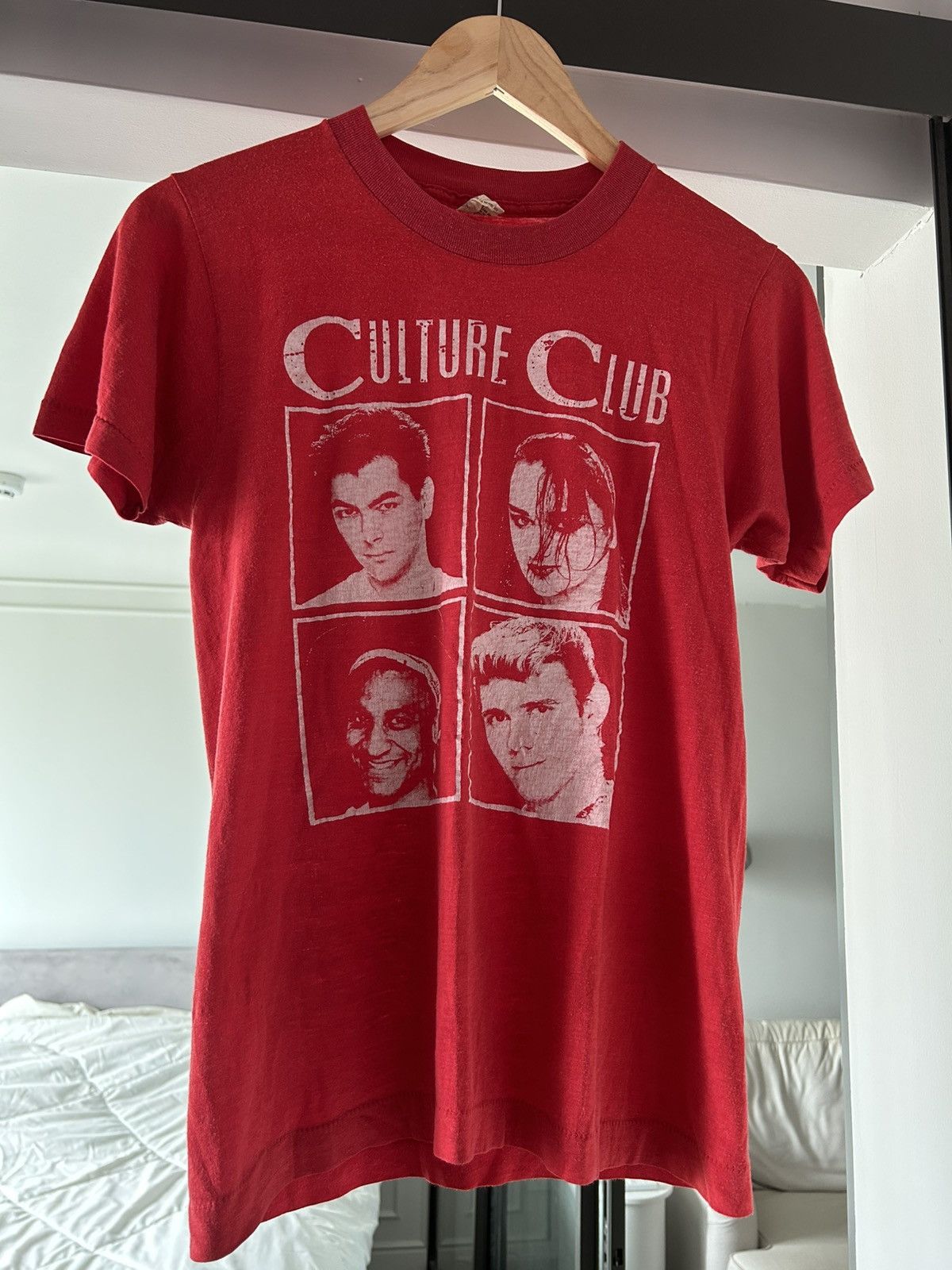 Band Tees Culture Club Vintage T Shirt 80’ Size US S / EU 44-46 / 1 - 1 Thumbnail