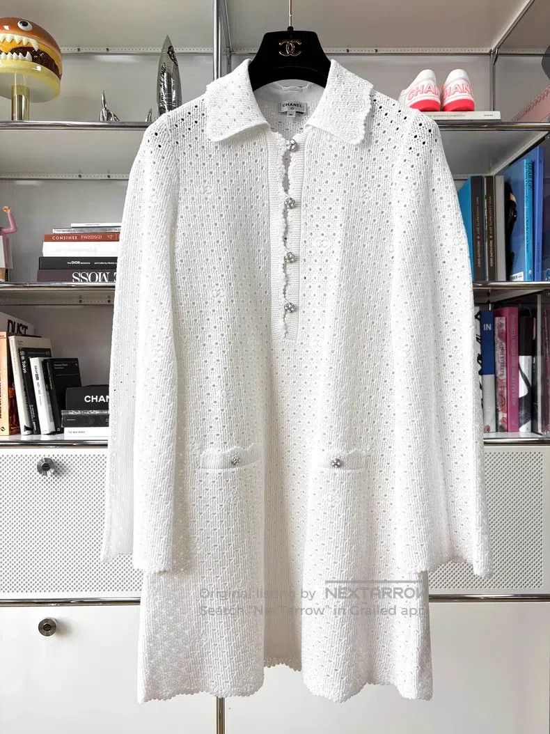 Chanel Chanel 24P white hollow lapel long-sleeved knitted dress Size XS / US 0-2 / IT 36-38 - 1 Thumbnail