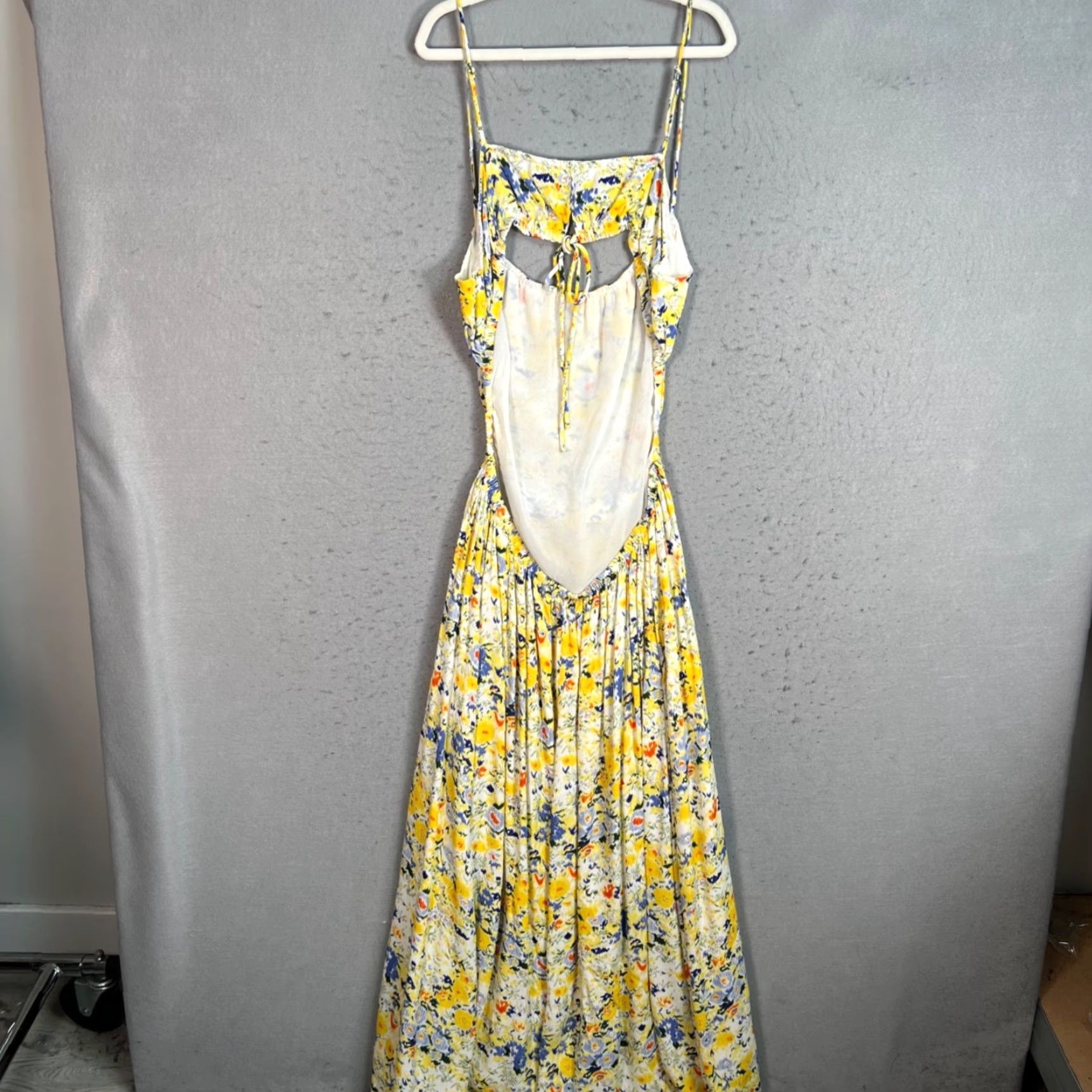 ASTR The Label VINTAGE ASTR The Label Maxi Dress Sleeveless Yellow Blue Abstract Tie-Back Detail Adults Womens Size S / US 4 / IT 40 - 2 Thumbnail