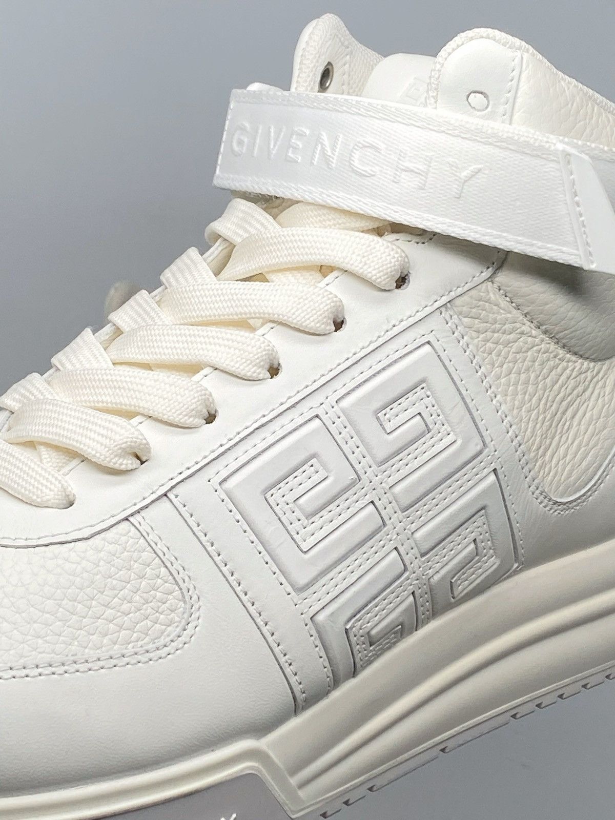 Givenchy Givenchy G4 High Top Leather Sneakers size 42/us size 9 Size US 9 / EU 42 - 9 Thumbnail