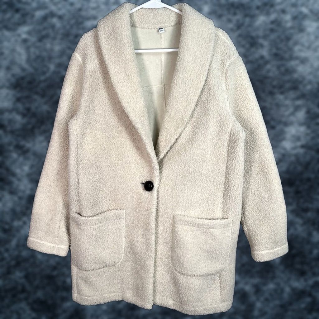 Uniqlo Uniqlo Coat Women's Large Ivory White Fleece Jacket Polyester L Solid Button Coat Basic Jacket Modern Size L / US 10 / IT 46 - 1 Thumbnail