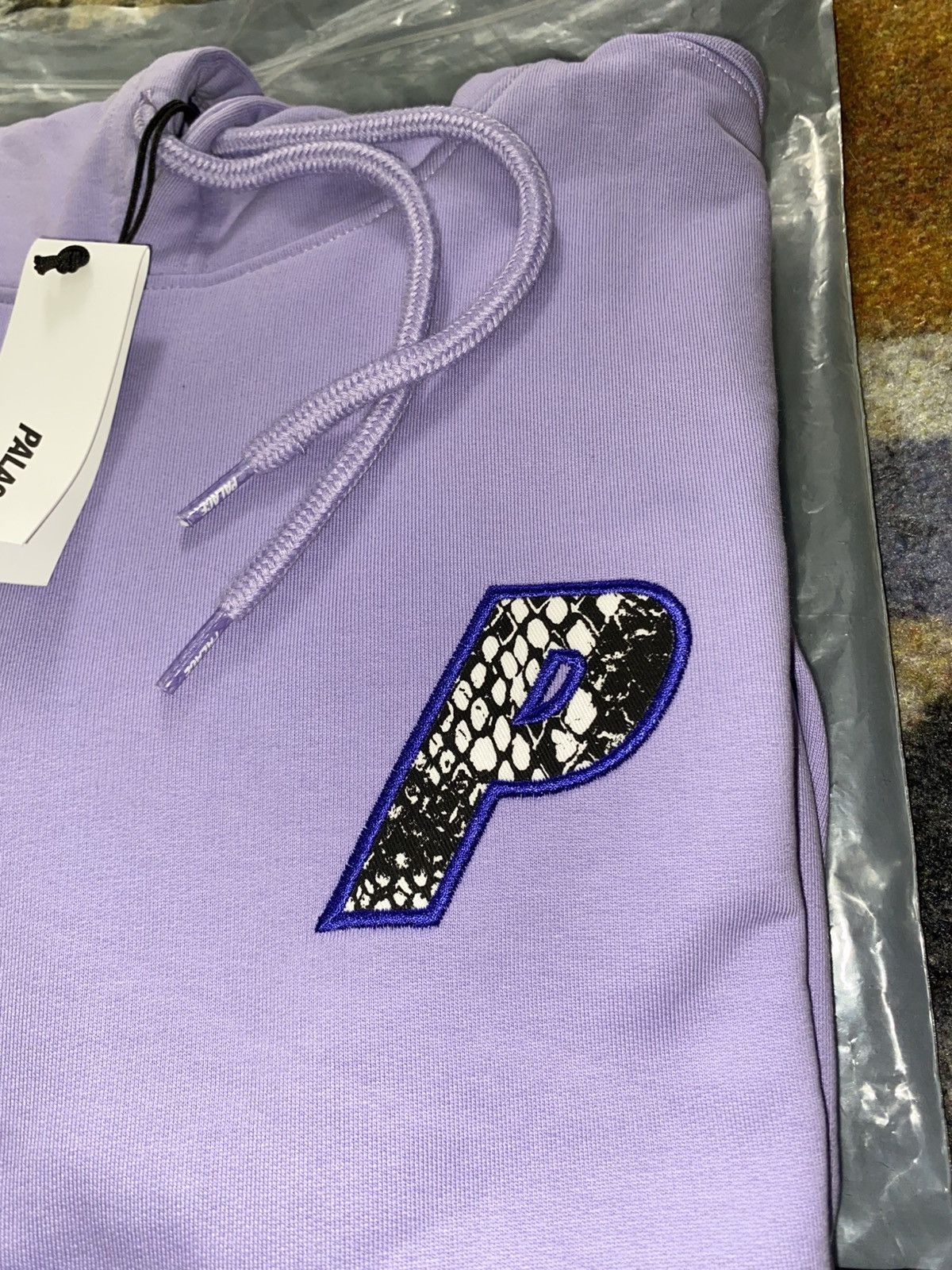 Palace Palace P-3 Snake Applique Hoodie Lilac Size US S / EU 44-46 / 1 - 3 Thumbnail