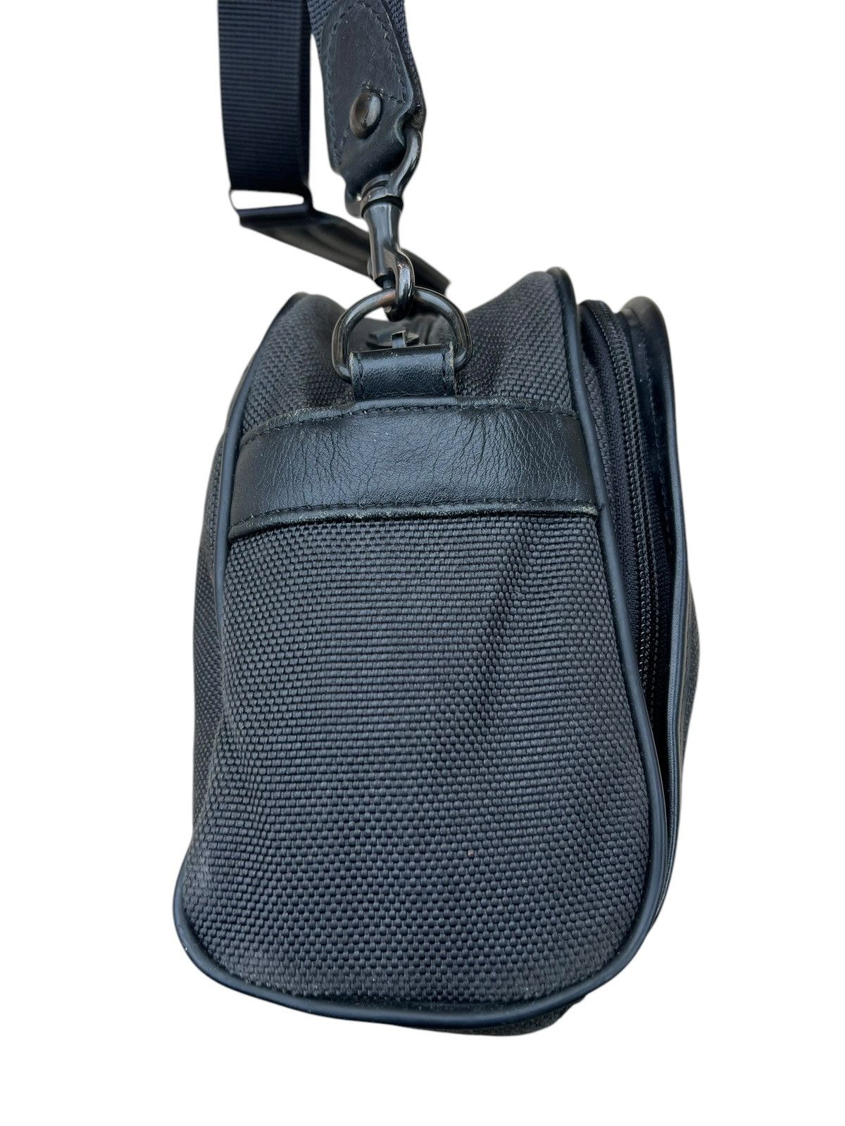 Issey Miyake Vintage Issey Miyake Fade Canvas Leather Sling Bag Size ONE SIZE - 14 Thumbnail