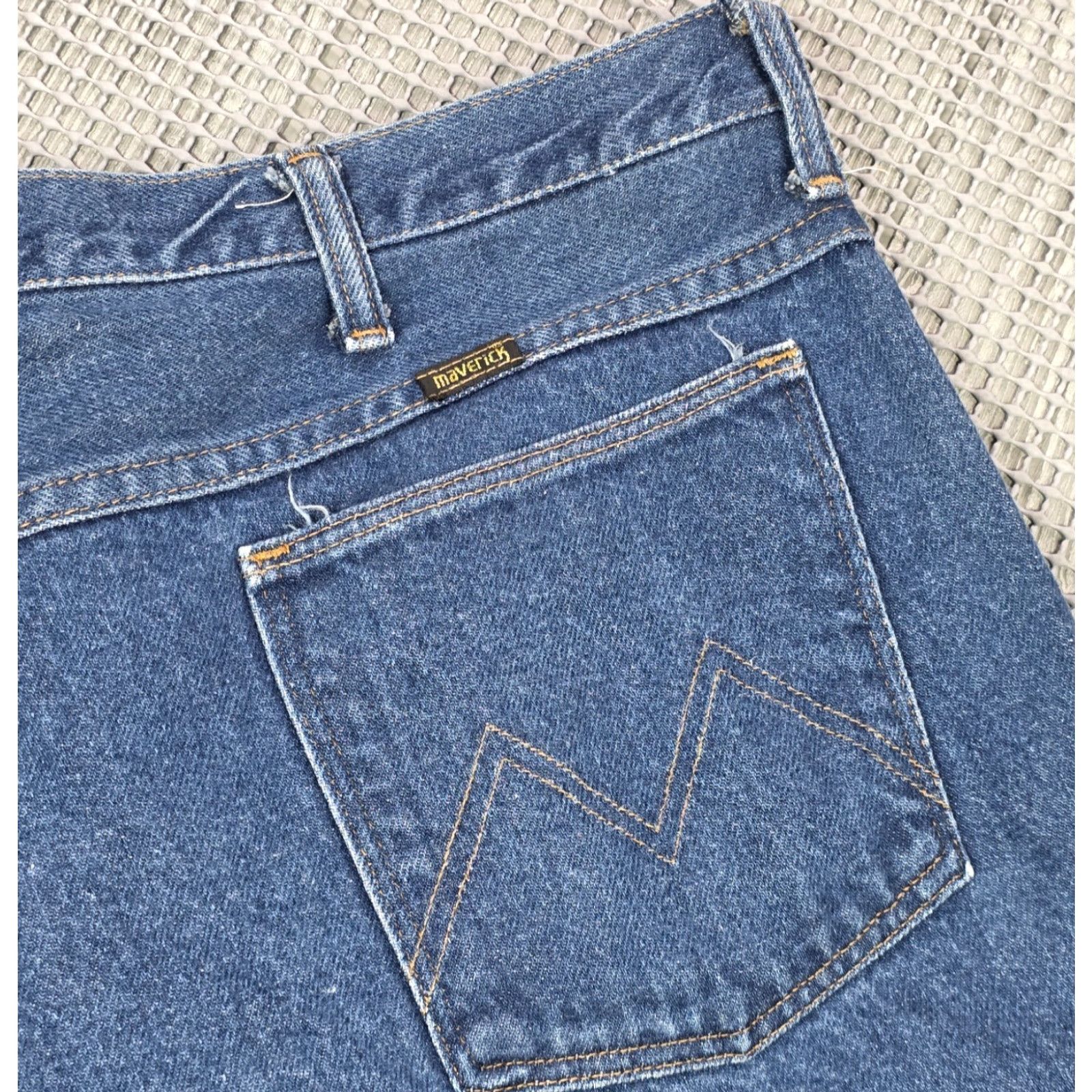 Denime Vtg 80s Maverick Blue Denim Jeans Mens 44x30 USA Made Dark Wash 5-Pocket Design Regular Straight Jeans Mens Size US 44 / EU 60 - 6 Thumbnail