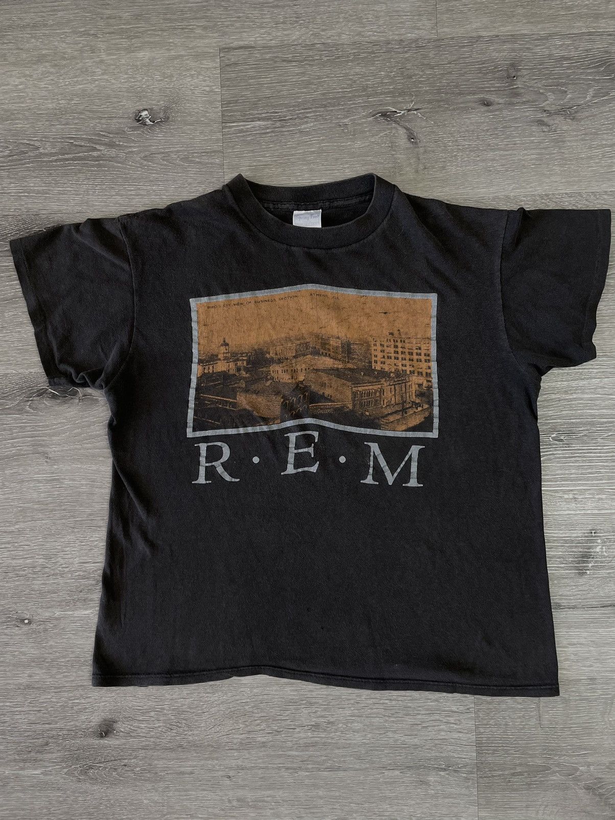 image of Vintage Rem Bird's Eye View 1986 T-Shirt in Black, Men's (Size Small)