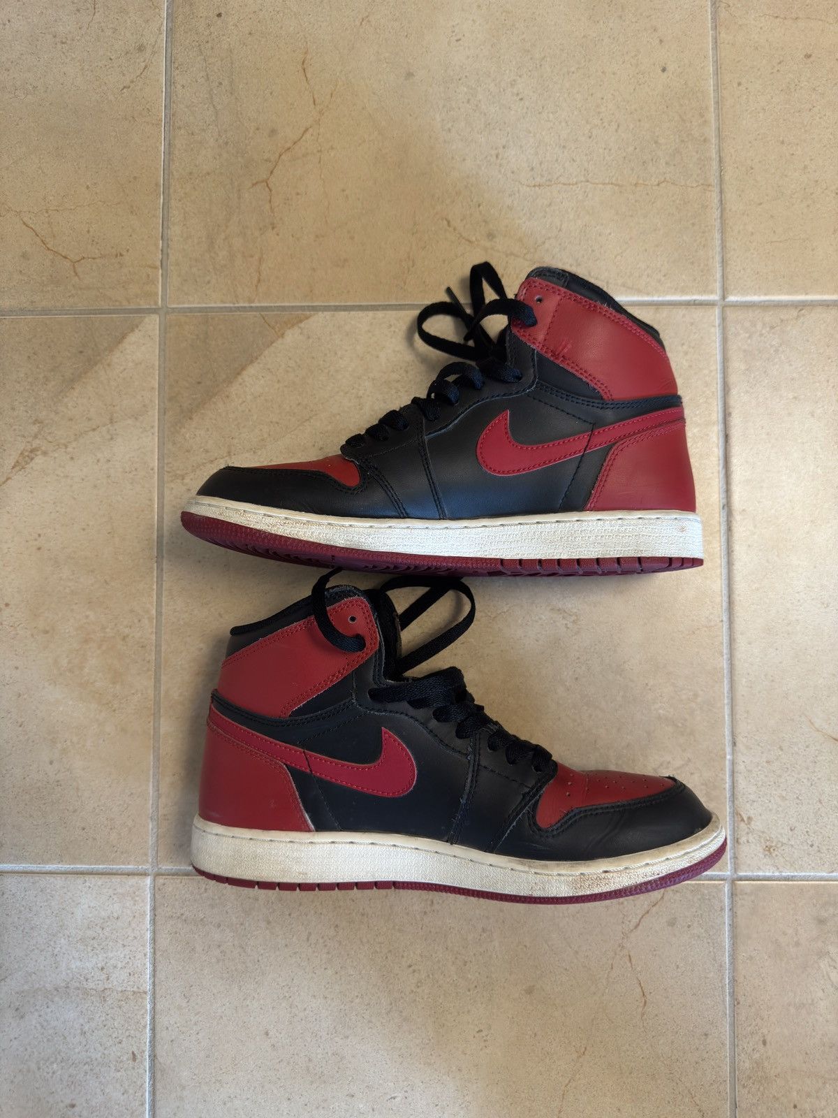 Jordan Brand Jordan 1 Retro High OG “Bred Banned” (2016) – GS Size 7Y Size US 7 / EU 40 - 2 Thumbnail