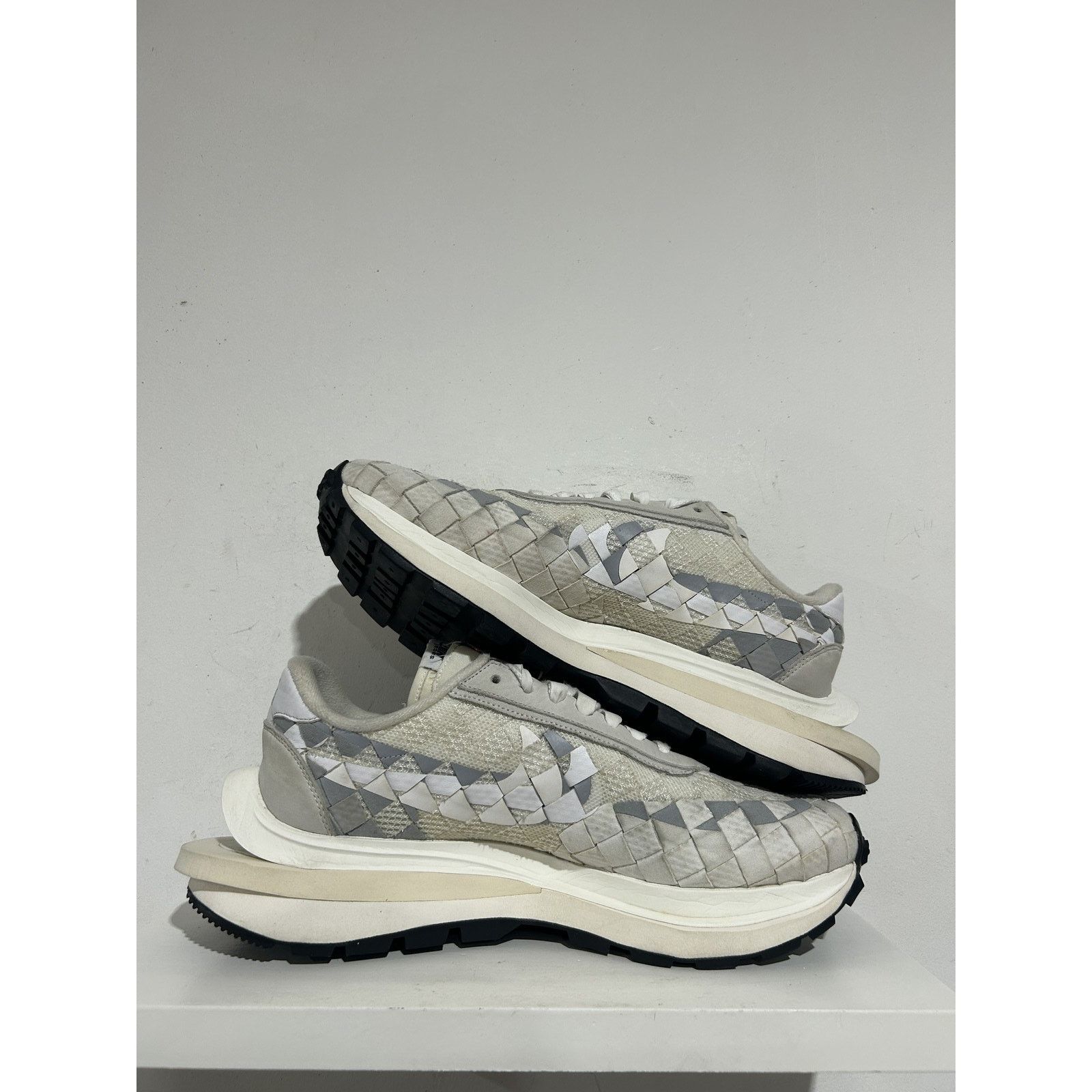 Nike NIKE VAPORWAFFLE SACAI JEAN PAUL GAULTIER WHITE SIZE 14 Size US 14 / EU 47 - 2 Thumbnail