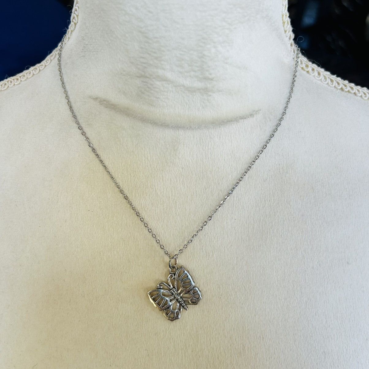 Handmade Handcrafted vintage butterfly pendant on chain necklace Size ONE SIZE - 3 Thumbnail