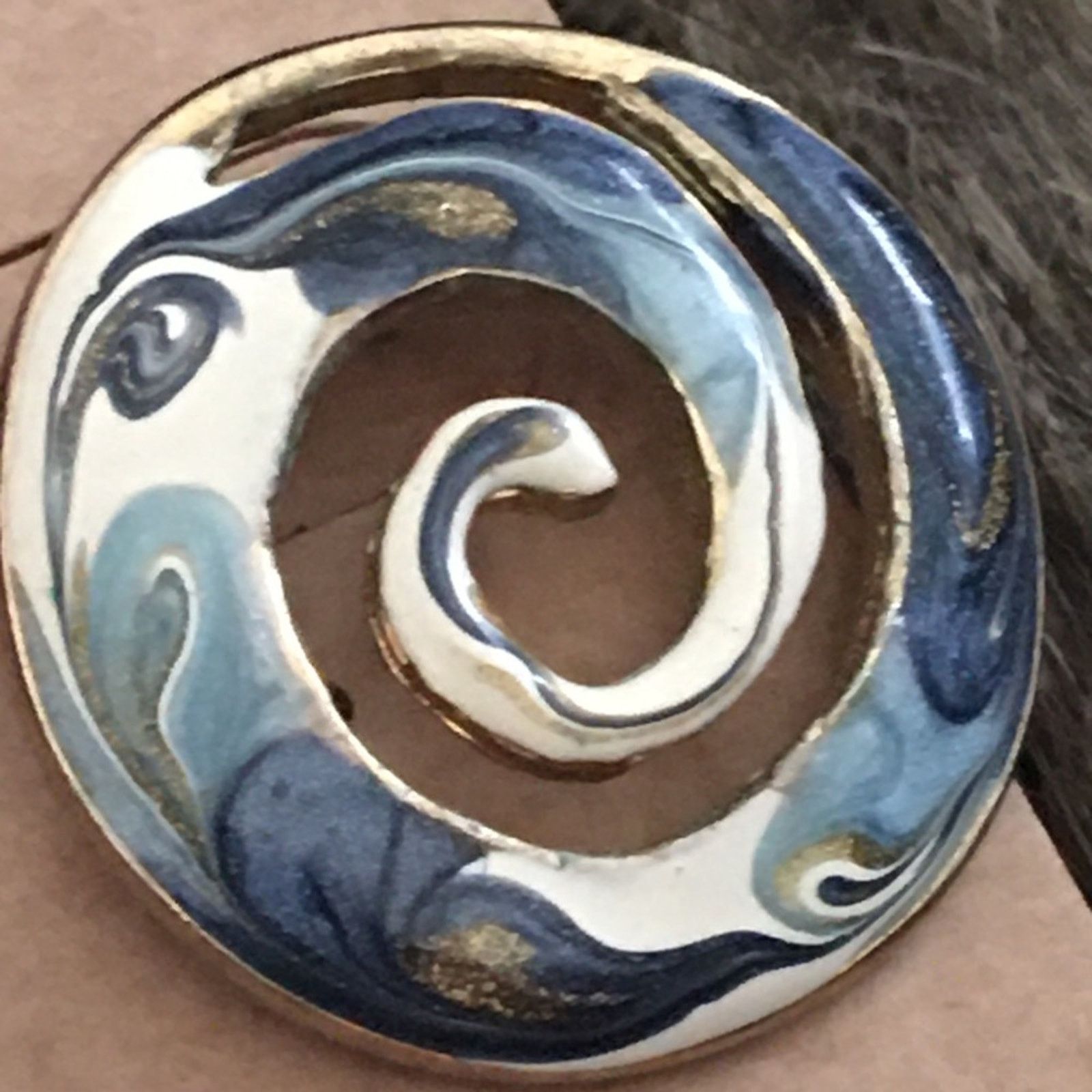 Vintage Vintage blue enamel swirl design pierced earrings Size ONE SIZE - 4 Thumbnail