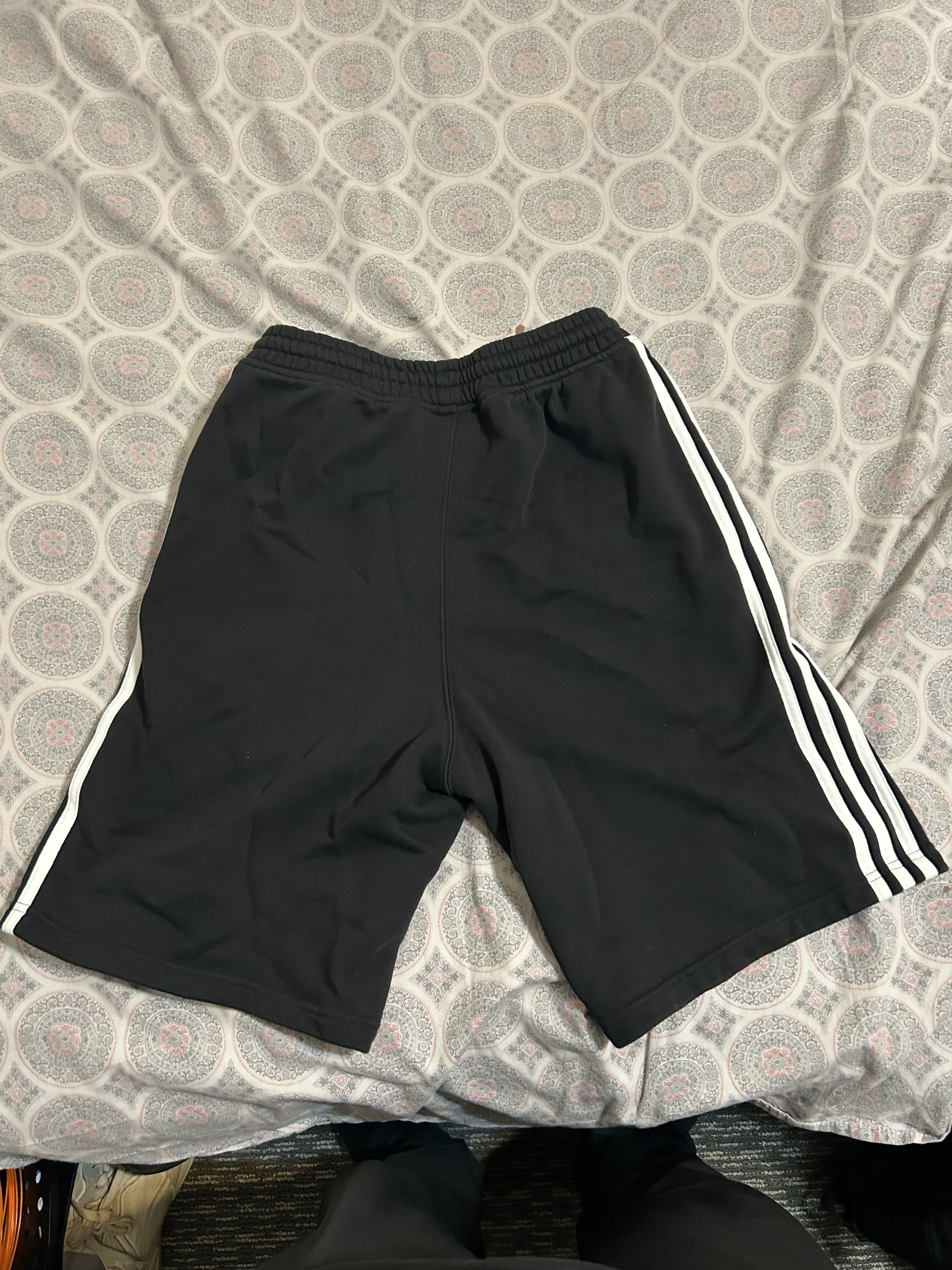 Adidas Adidas Adicolor 3-STRIPES SHORTS Size 30" / US 8 / IT 44 - 10 Thumbnail