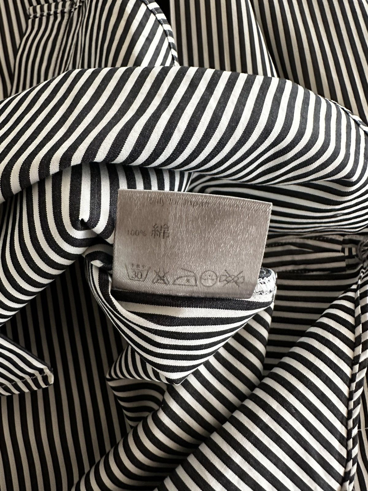 Dior FW06 B&W Striped Cotton Poplin Shirt Bee Embroidery sz 37 Size US S / EU 44-46 / 1 - 9 Thumbnail
