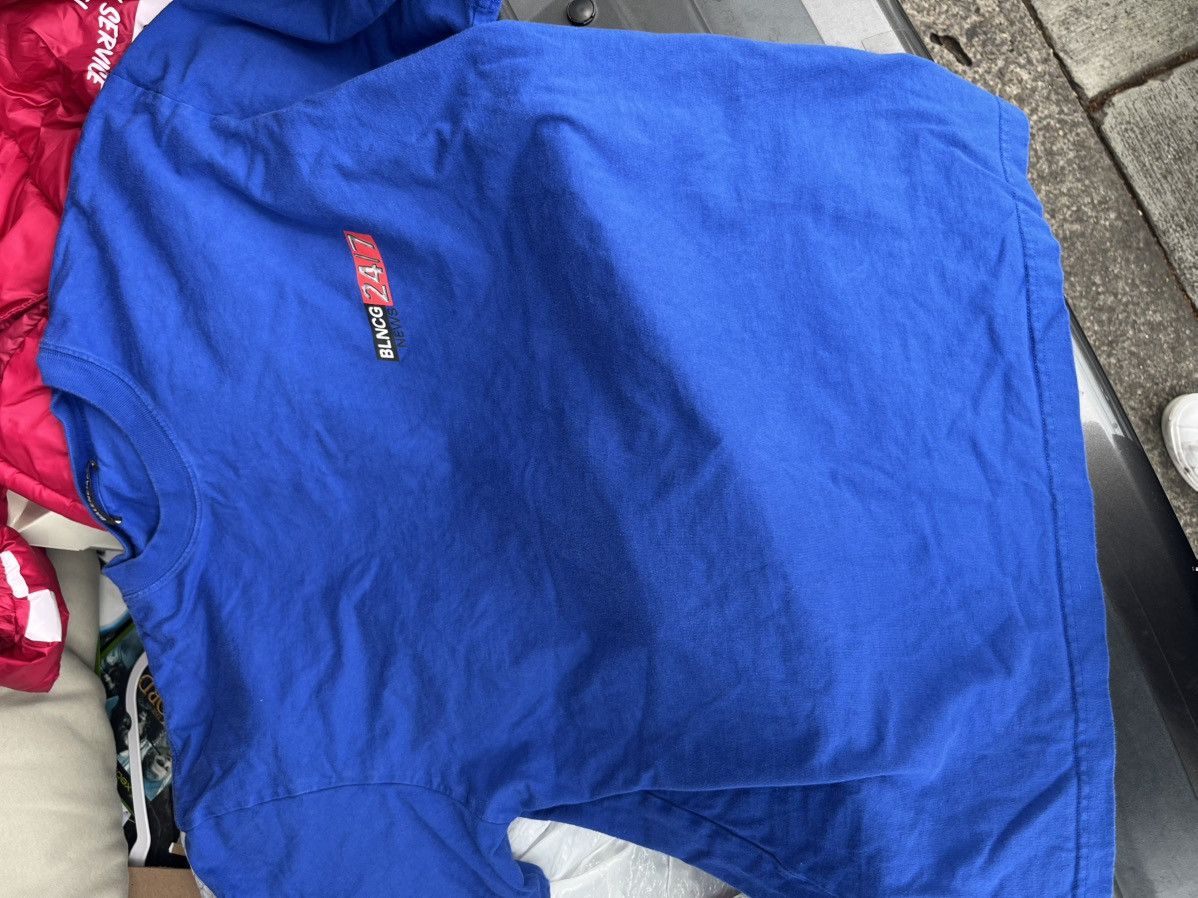 Balenciaga Balenciaga 247 News Shirt Designer Size US L / EU 52-54 / 3 - 3 Thumbnail