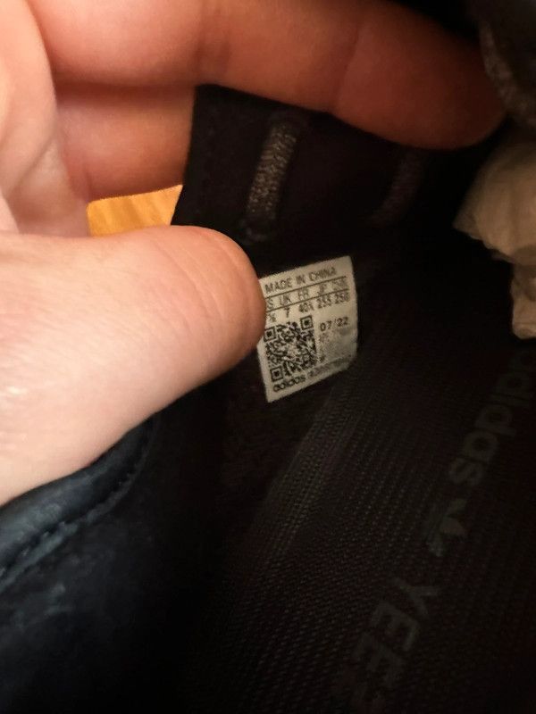 Kanye West × Yeezy Adidas Yeezy boost Yeezy 350 v2 pirate black EU40 2/3 US7,5 Size US 7.5 / EU 40-41 - 3 Thumbnail