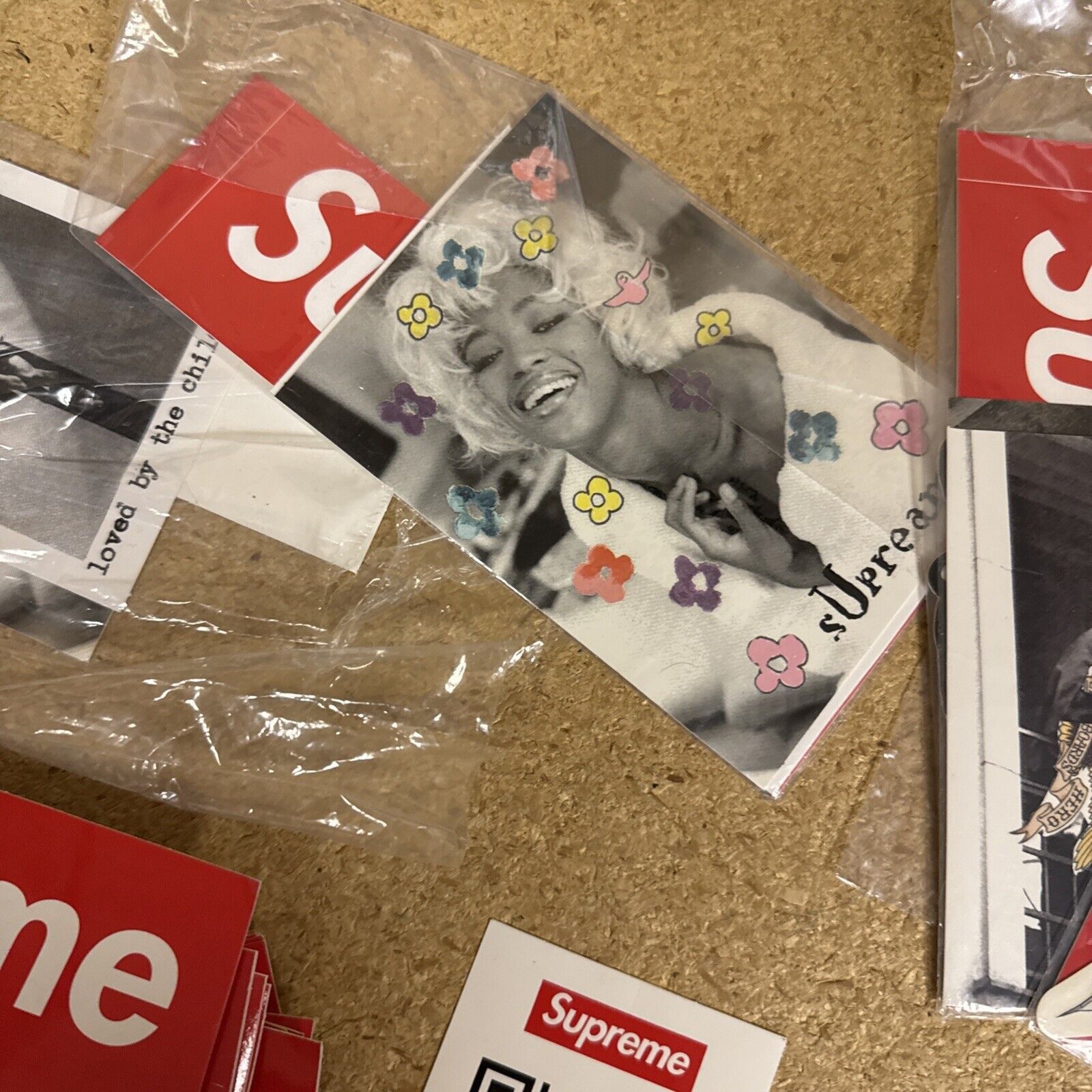 Supreme Supreme Sticker & Accessories 28 Box Logo, Bubbles, Ponchos Size ONE SIZE - 8 Thumbnail