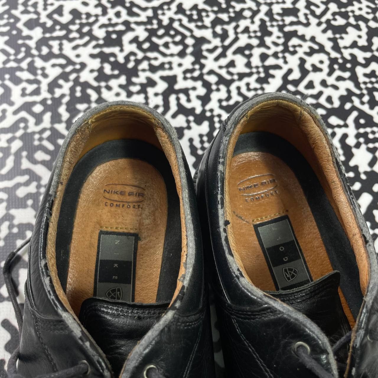 Vintage Vintage Y2K Nike Golf Swoosh Logo Retro Leather Sneakers Size US 9 / EU 42 - 10 Thumbnail