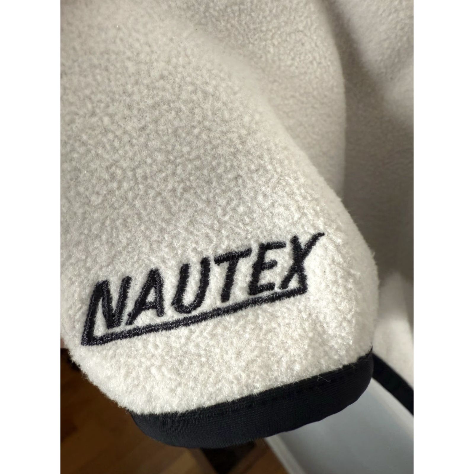 Nautica VINTAGE Nautica Vest Mens XL Windbreaker 90s USA Outdoor Ivory Full Zip Embroidered Logo Nautex Performance Street Wear Size US XL / EU 56 / 4 - 5 Thumbnail