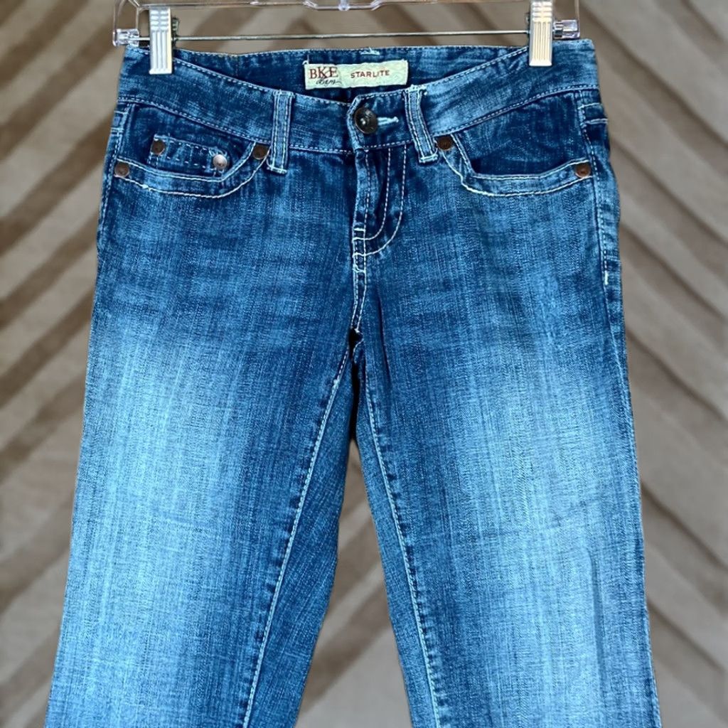 BKE BKE Womens Jeans Capri Blue Denim Starlite Whiskered Heavy Stitching 25 Inseam 19.5 Size 28" / US 6 / IT 42 - 1 Thumbnail