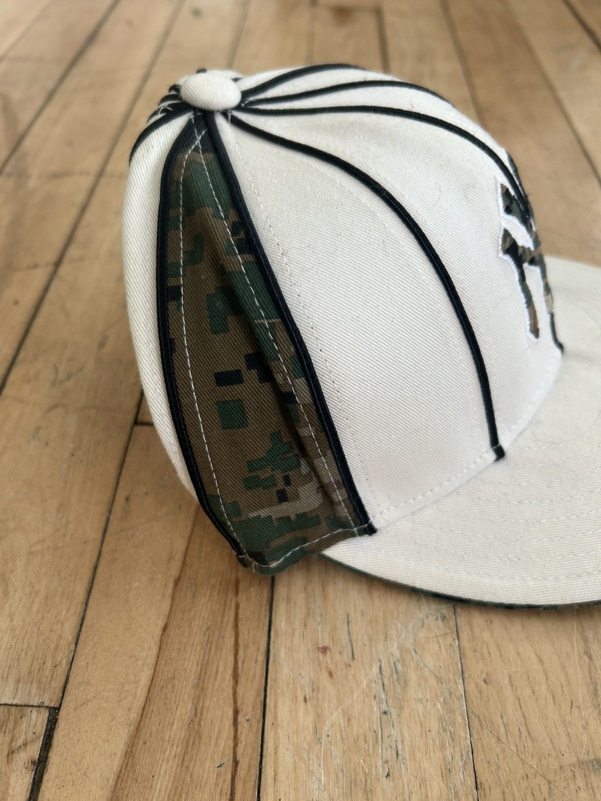 New Era Vintage New Era Yankees Camo Logo Fitted Cap Size ONE SIZE - 3 Thumbnail