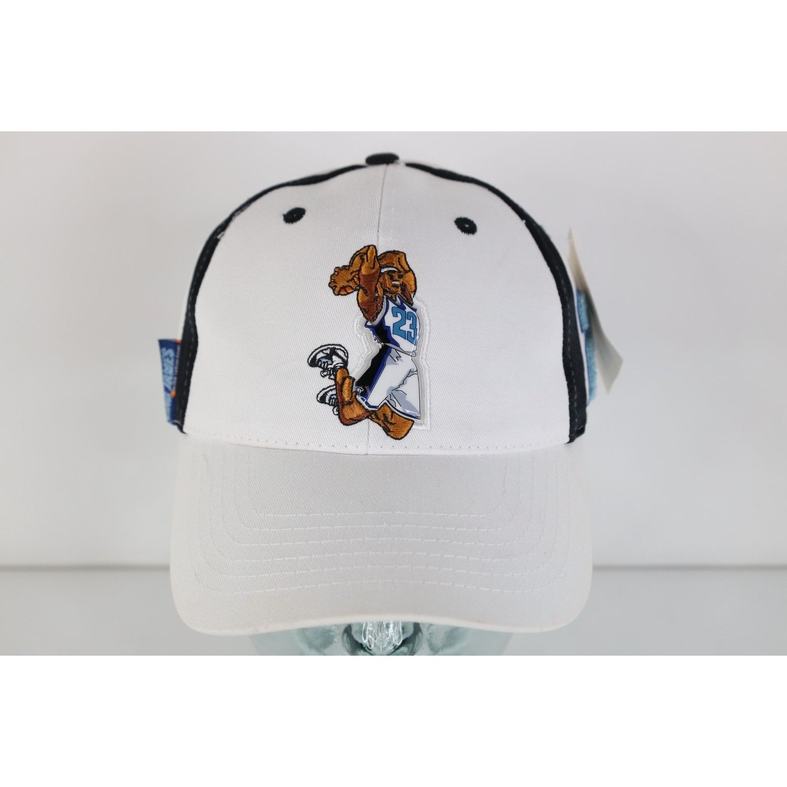Vintage Deadstock Vintage Y2K DC Comics King James Lebron James Hat Size ONE SIZE - 1 Thumbnail