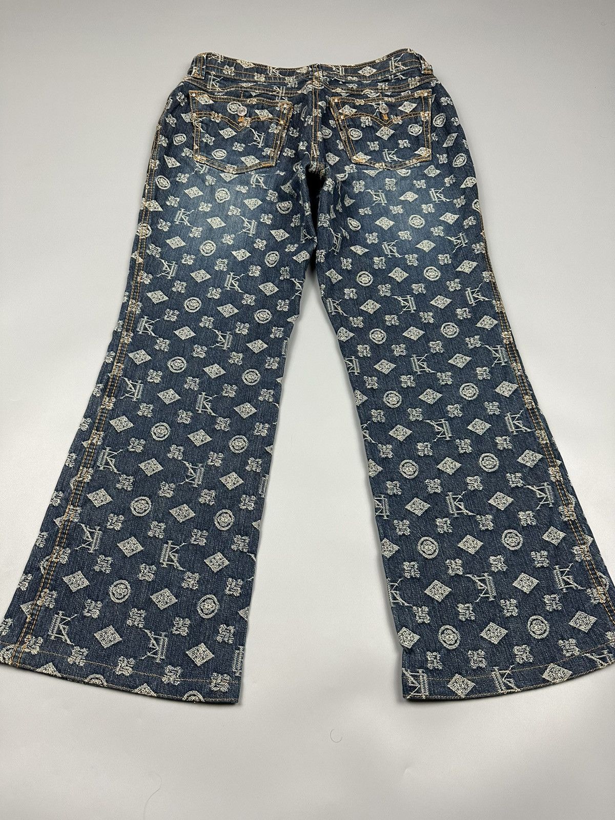 If Six Was Nine × Le Grande Bleu (L.G.B.) 🔥Rare🔥Vintage Japanese Monogram Flared Jeans Size 30" / US 8 / IT 44 - 4 Thumbnail