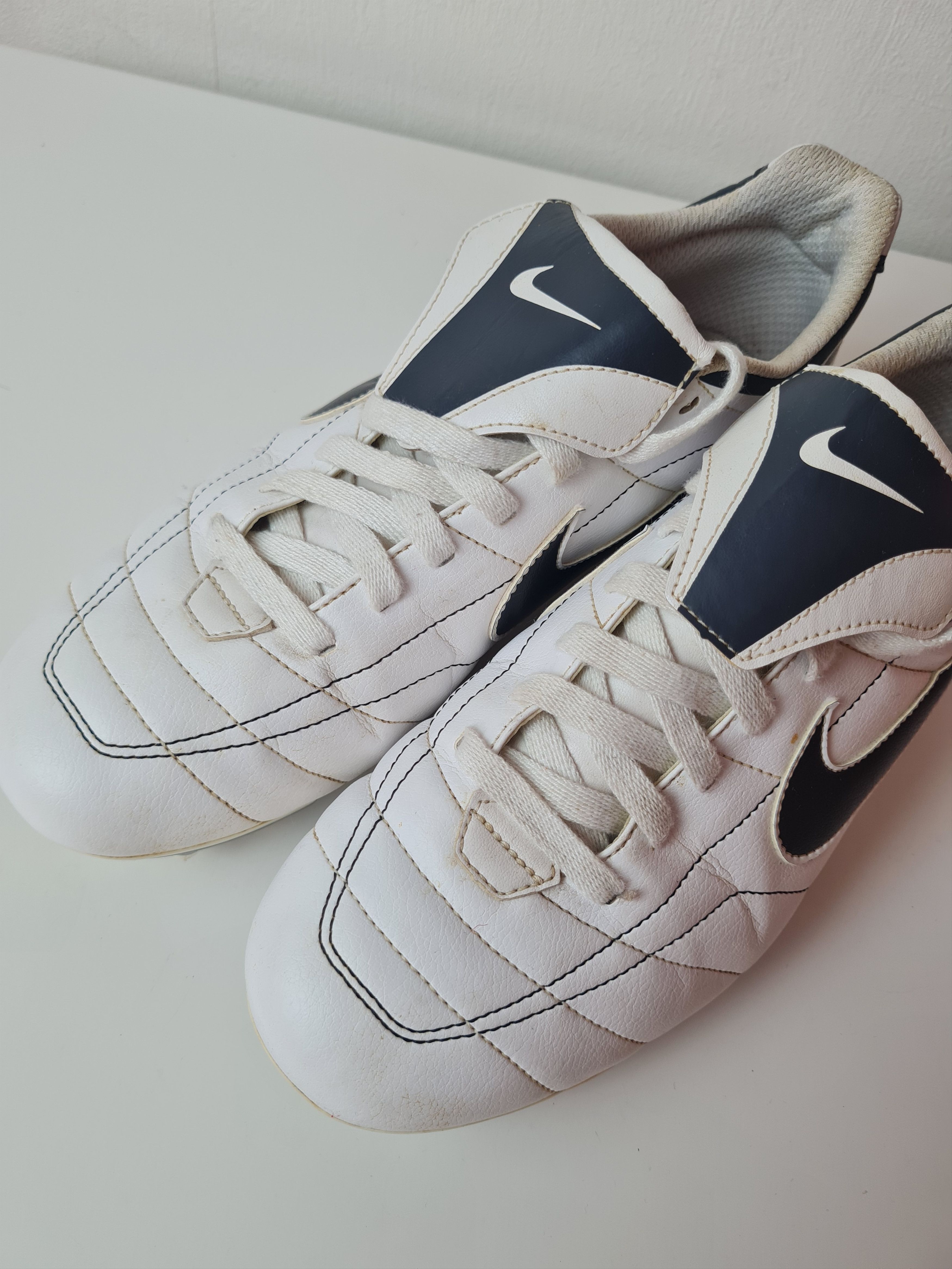 Nike Vintage Nike Tiempo Natural VT soccer cleats shoes size 44 Size US 11 / EU 44 - 23 Thumbnail