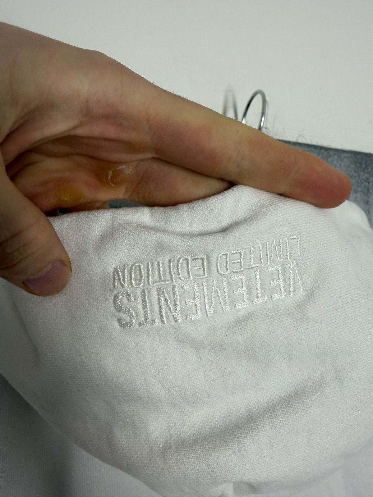 Vetements Vetements Small Embroidered Logo Dense Hoodie Size US S / EU 44-46 / 1 - 13 Thumbnail