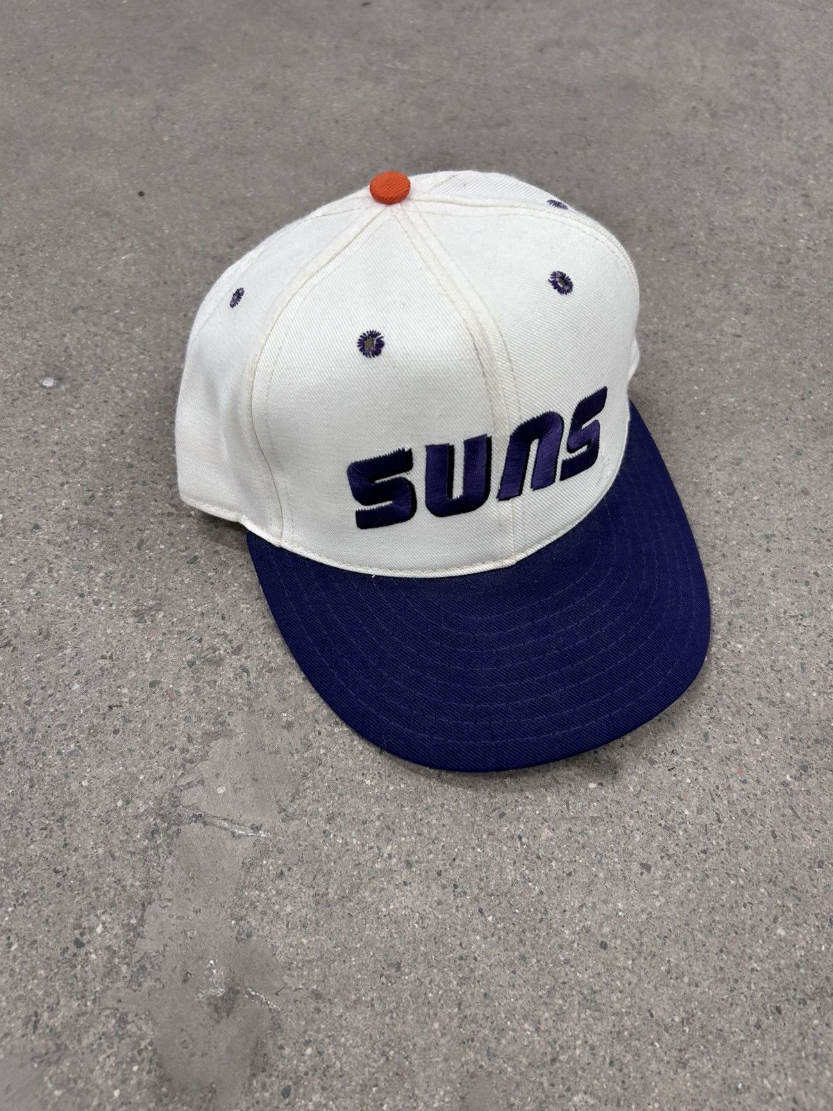 NBA × Vintage Vintage NBA SUNS fitted hat size small Size ONE SIZE - 1 Thumbnail