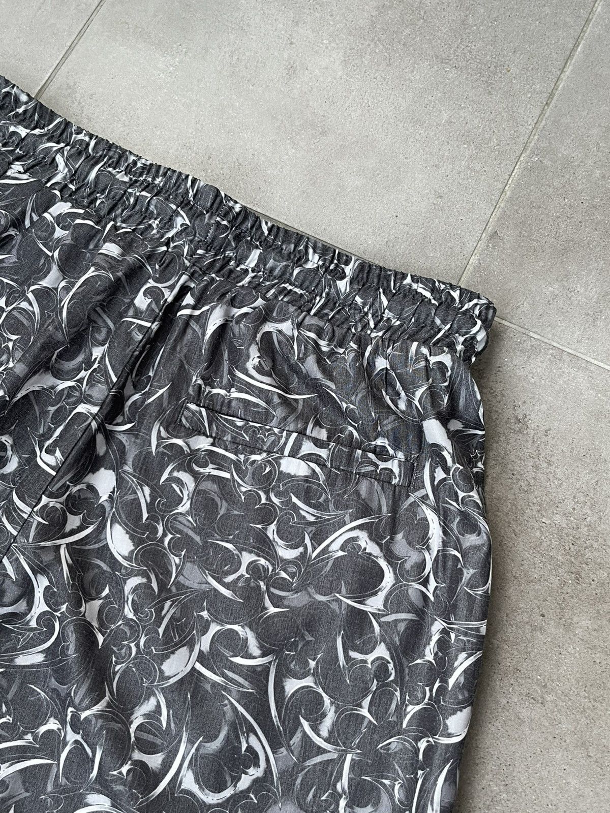 Han Kjobenhavn !DS! FW22 Han Kjobenhavn Chrome Tribal Printed Track Shorts Size US 32 / EU 48 - 12 Thumbnail