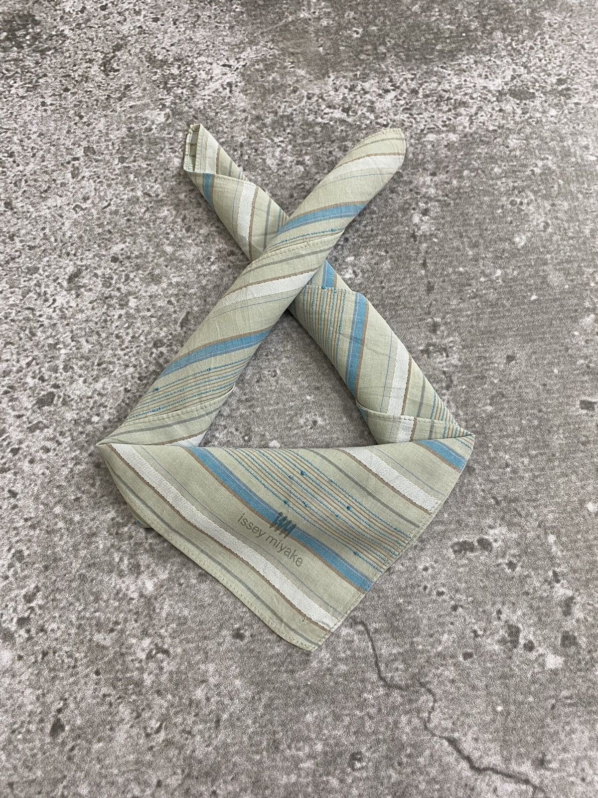 Issey Miyake Issey miyake Handkerchief / Bandana / Neckerchief Size ONE SIZE - 1 Thumbnail