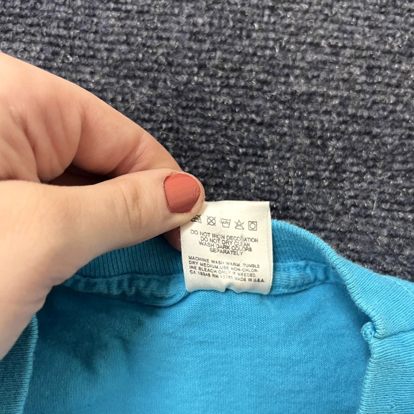 Fruit Of The Loom VINTAGE Thiel College Penguins Shirt Mens XL Blue Size US XL / EU 56 / 4 - 4 Thumbnail