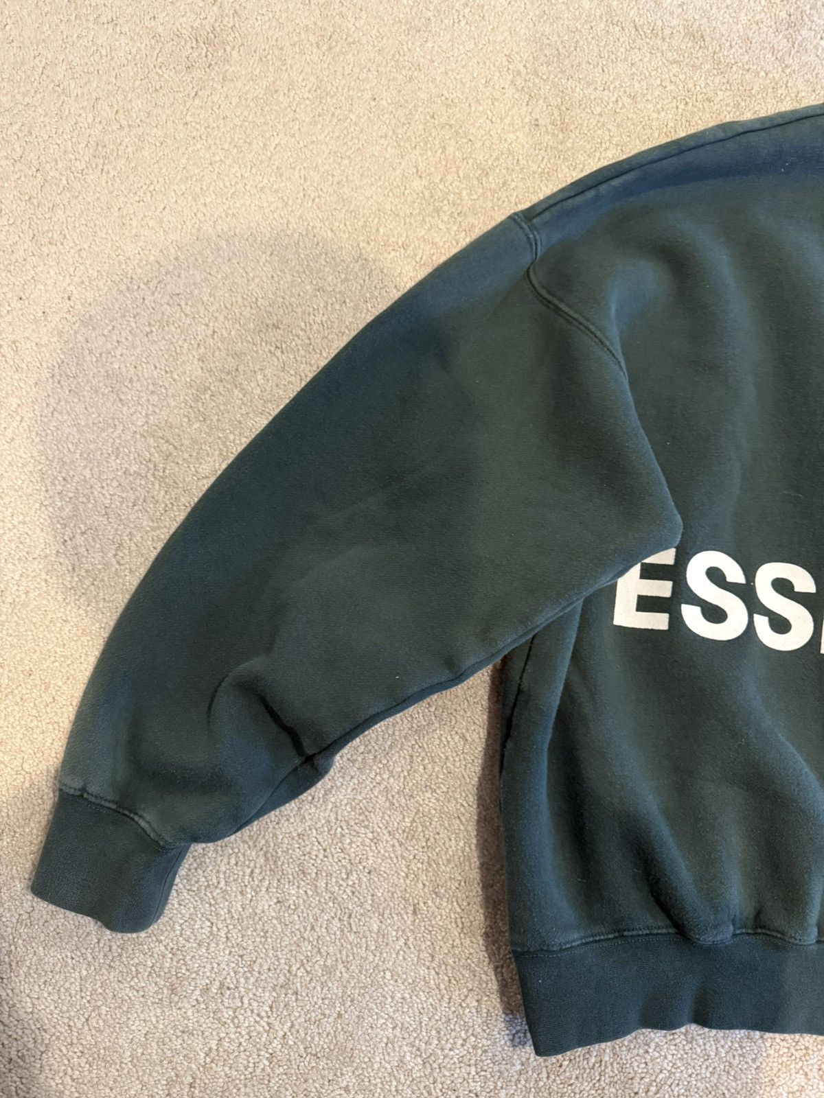 Other 🔥 fear of god essentials green crewneck rare find size M Size US M / EU 48-50 / 2 - 2 Thumbnail