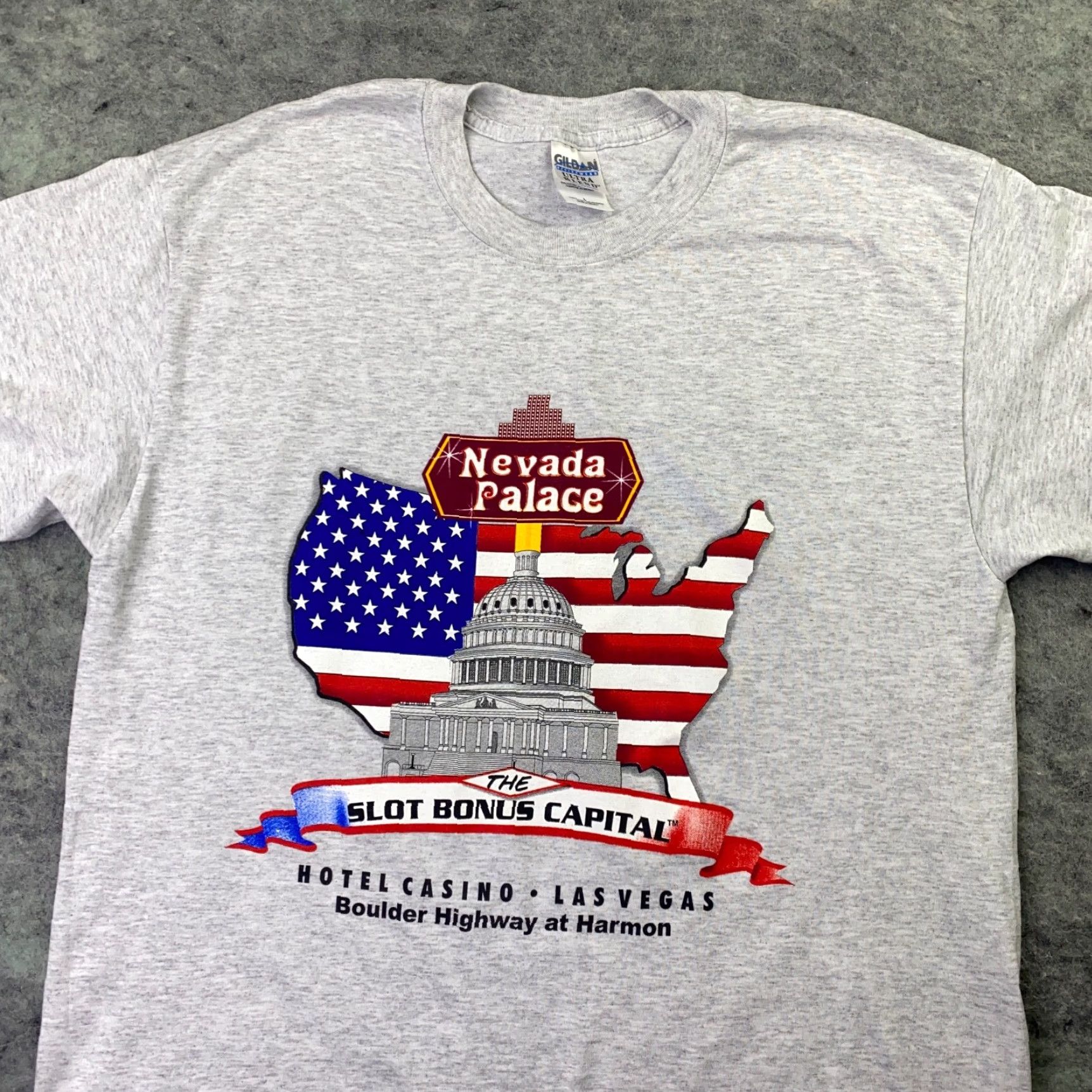 Gildan VINTAGE Nevada Palace Shirt Mens L Grey Las Vegas Slot Bonus Capital Patriotic Flag Size US L / EU 52-54 / 3 - 2 Thumbnail