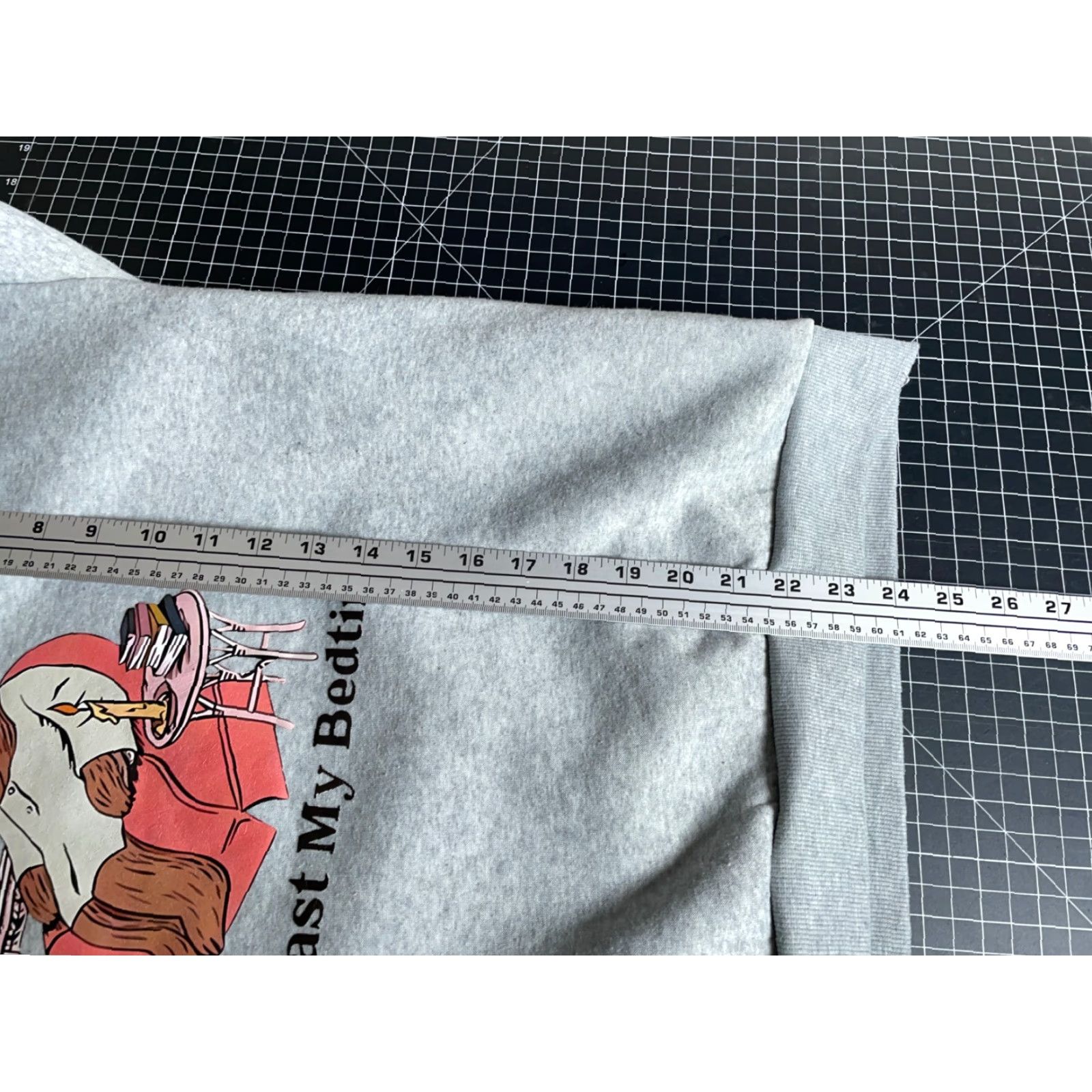 Vintage Sleepy Bear Tea Sweatshirt Adult Large Heather Gray Crewneck Past My Bedtime Mens Pullover Sweatshirt Regular Size US L / EU 52-54 / 3 - 6 Thumbnail