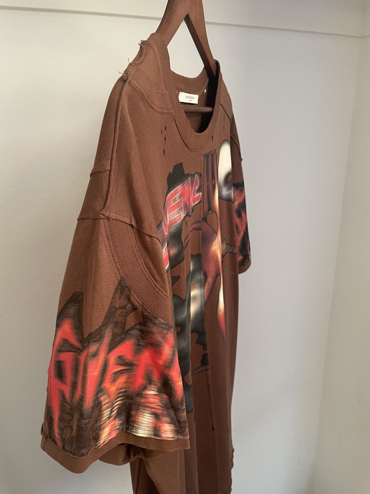 Givenchy Givenchy Heavy Metal T Shirt Size US XL / EU 56 / 4 - 5 Thumbnail