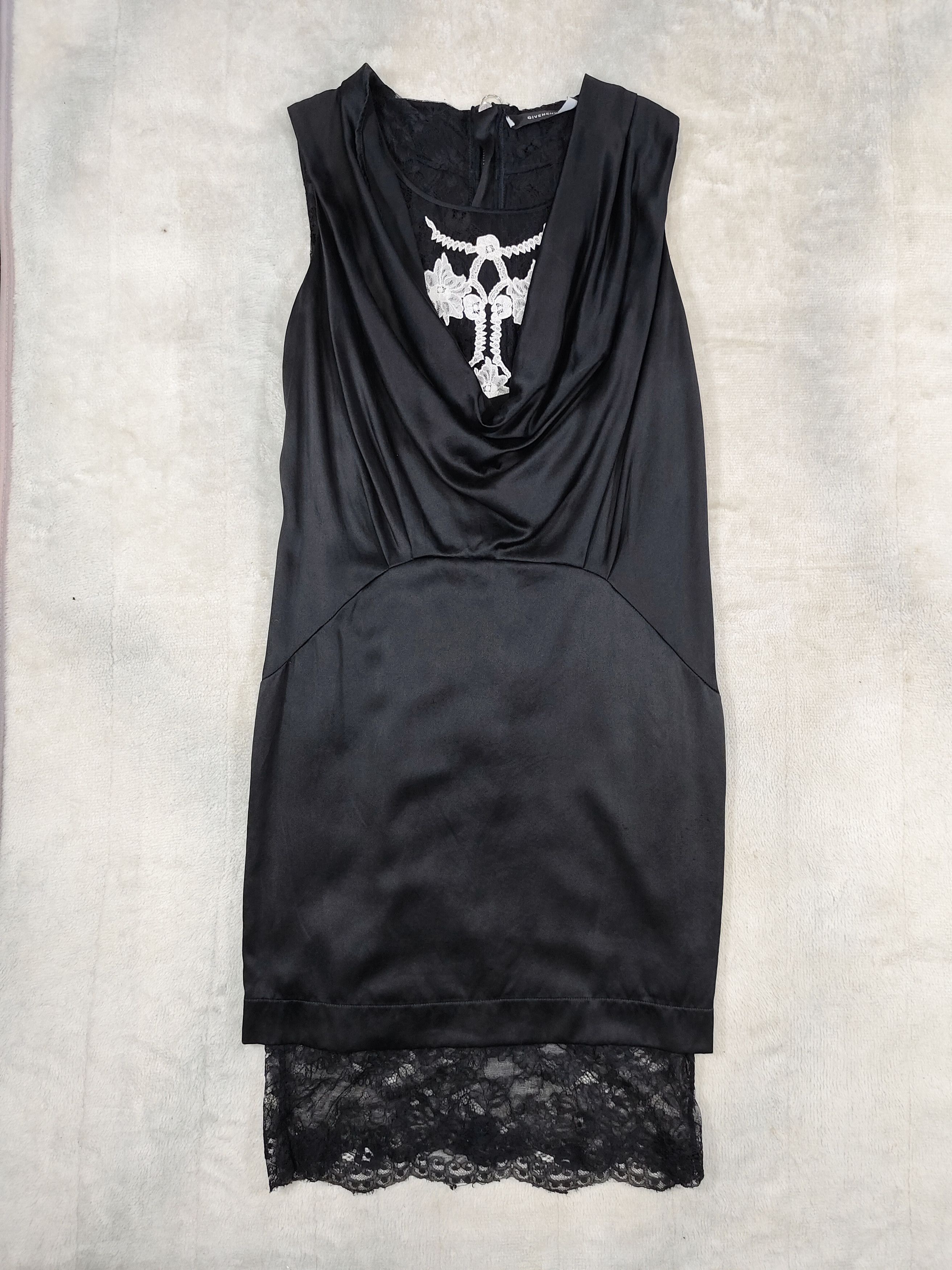 Givenchy 00s Givenchy- Dark Romance Lace Trimmed Cowl Neck Dress Size S / US 4 / IT 40 - 4 Thumbnail