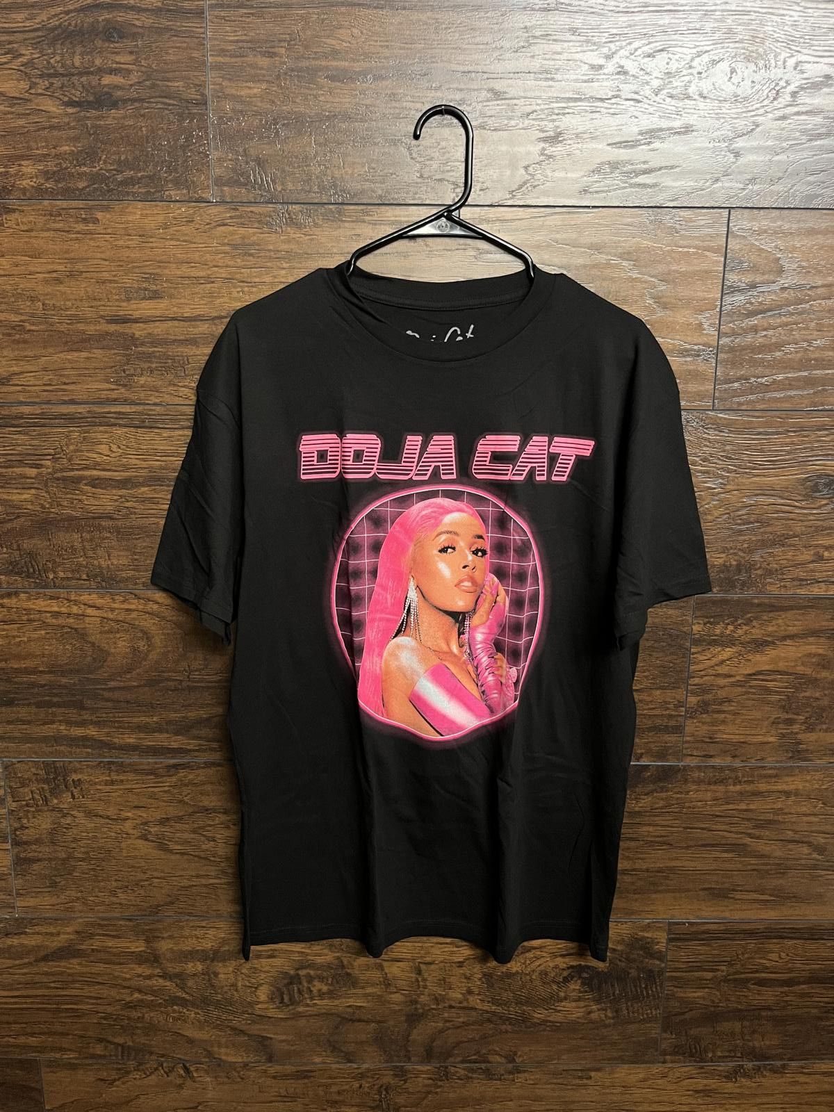 Designer Doja Cat T-shirt - Hot Pink Pink Doja Cat Photo Tee - L Size US L / EU 52-54 / 3 - 1 Thumbnail