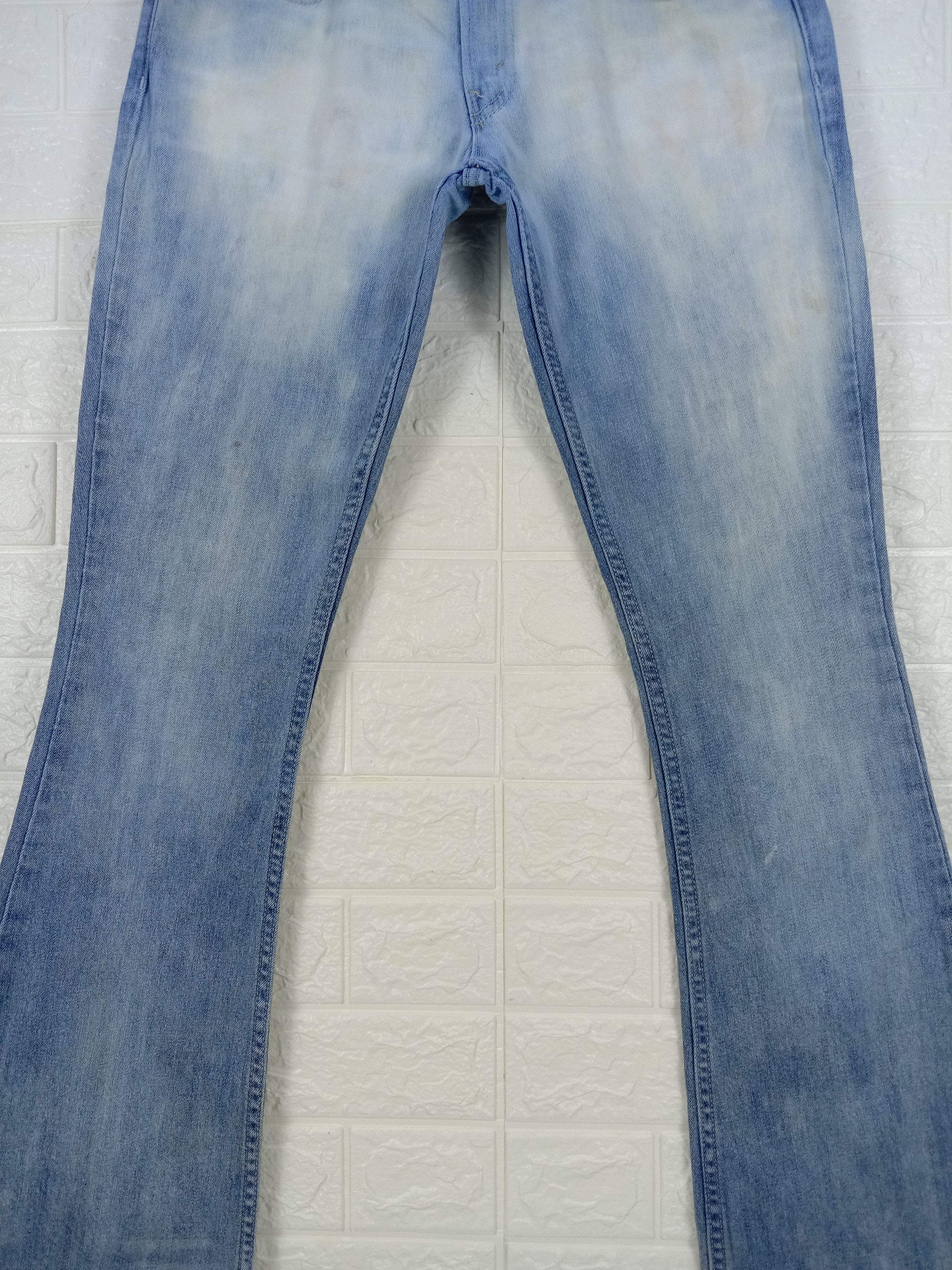 Levi's Vintage Levi's 524 Flare Jeans Faded Blue Denim Size 30" / US 8 / IT 44 - 3 Thumbnail