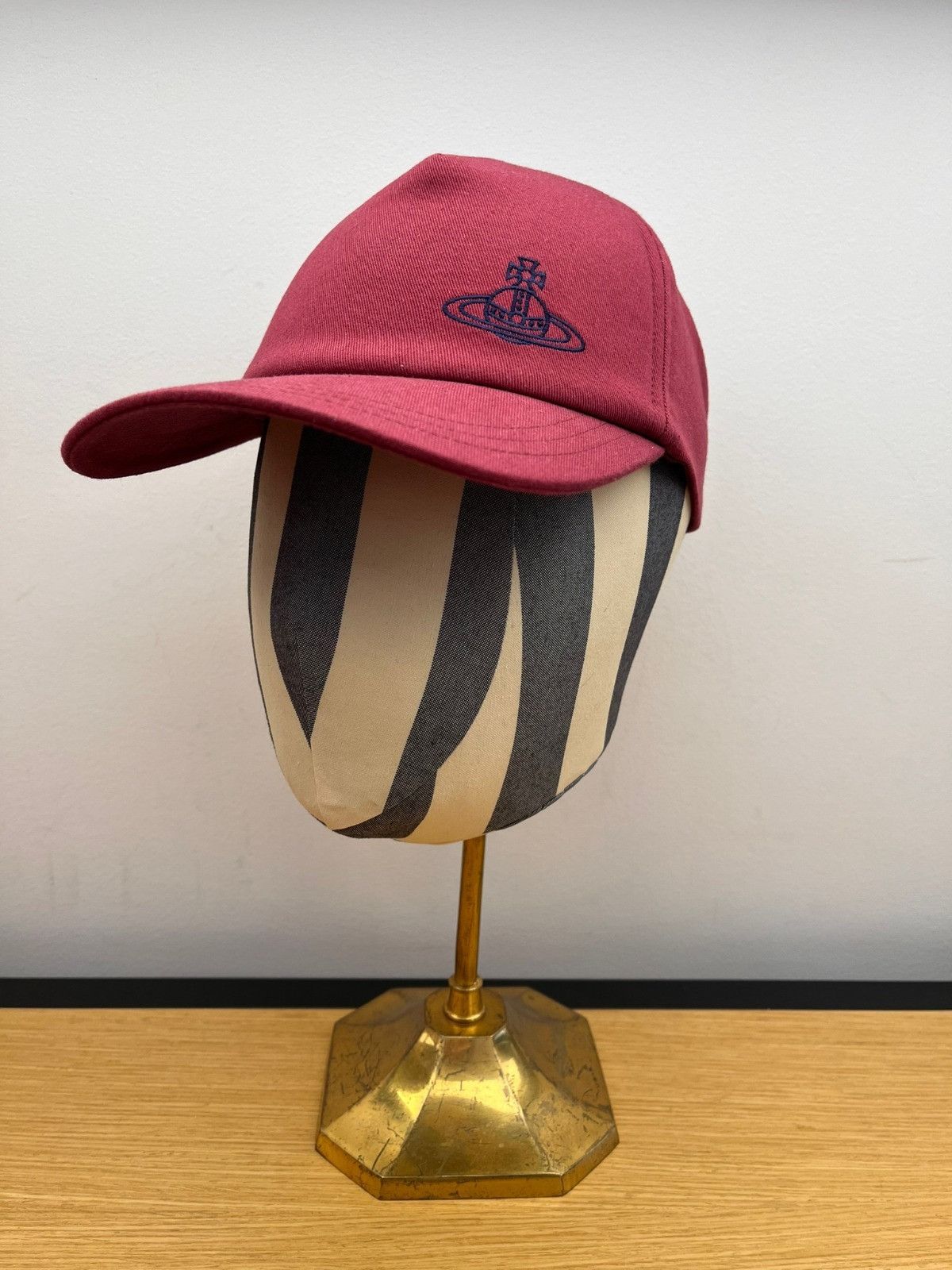 Vivienne Westwood o1f1d3z0825 Size: L/XL / Unisex Baseball Cap / Hat in Red Size ONE SIZE - 1 Preview