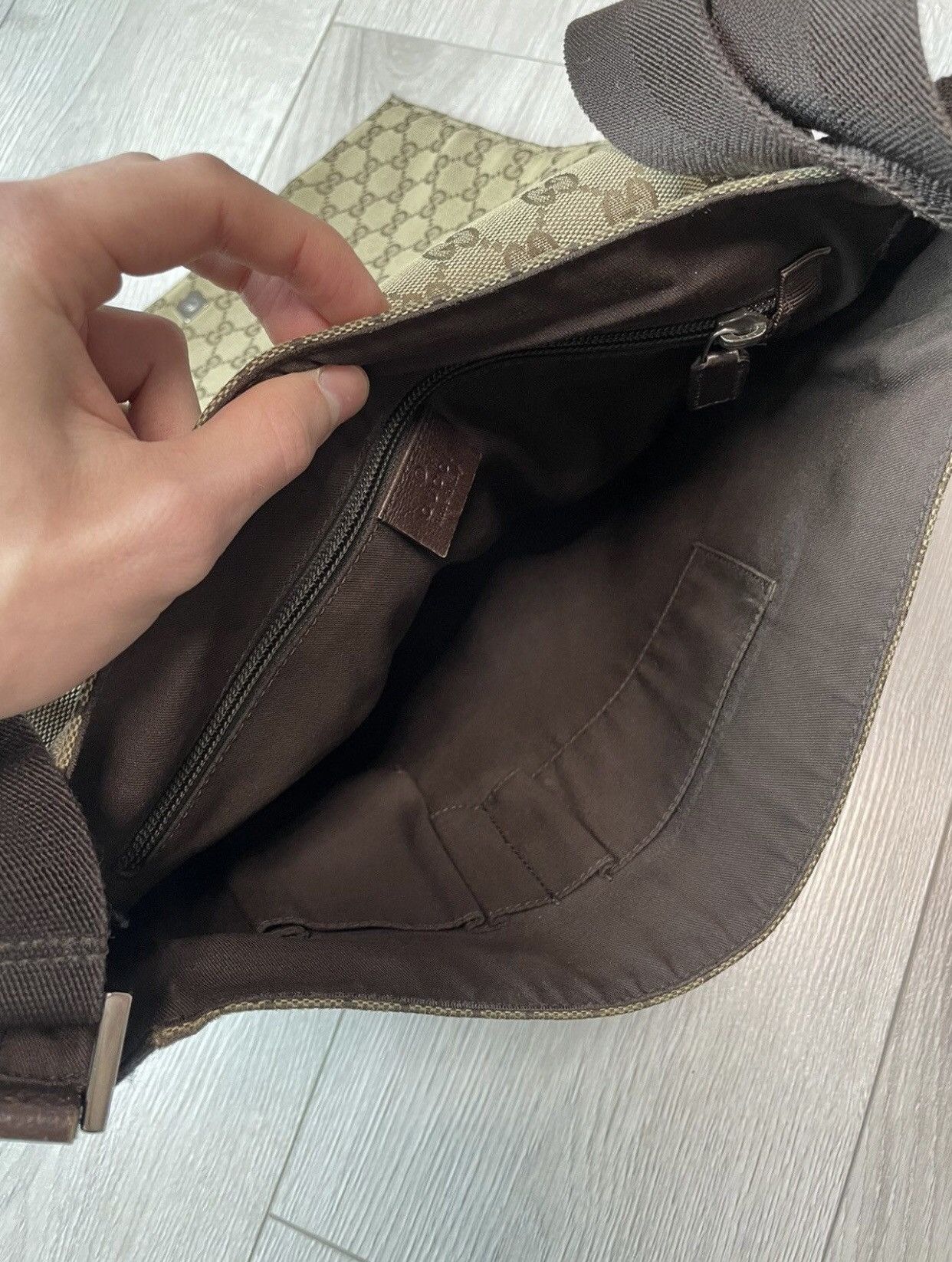 Gucci × Vintage 🔥Gucci vintage Monogram big messenger /shoulder Bag 🔥 Size ONE SIZE - 19 Thumbnail