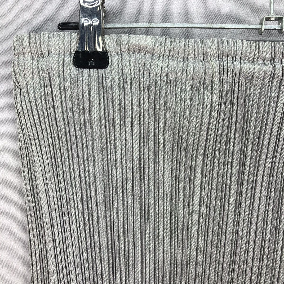Pleats Please Issey Miyake Pleats Please Issey Miyake Pleated Basic Midi Skirt Size 30" / US 8 / IT 44 - 6 Thumbnail