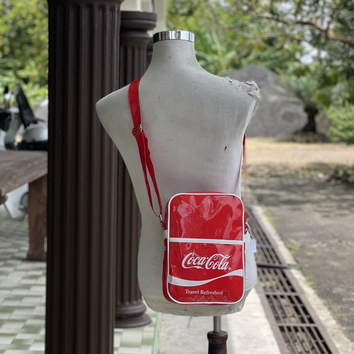 Coca Cola Coca Cola Red Vinly Crossbody Size ONE SIZE - 1 Thumbnail